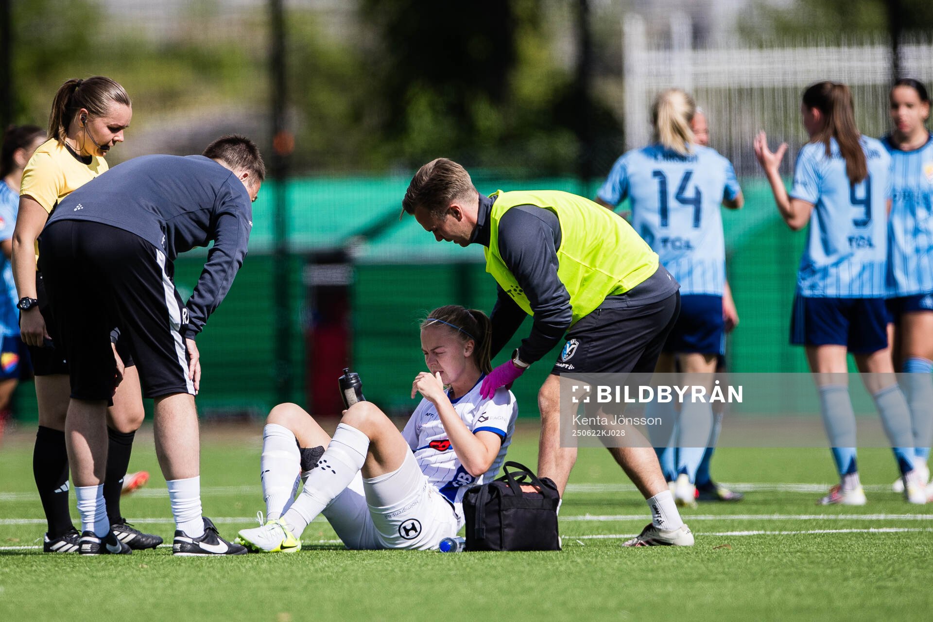 Växjö DFFs Elin Nilsson har ont