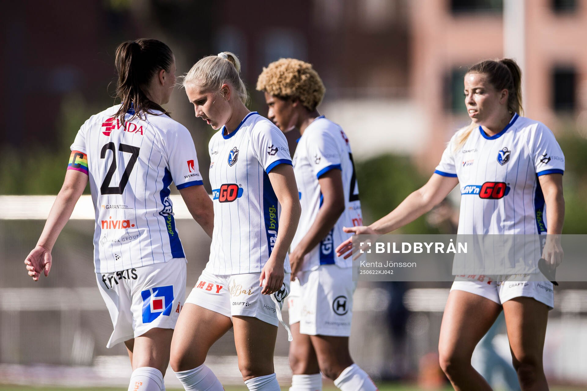 Växjö DFFs Helmi Raijas deppar med lagkamrater
