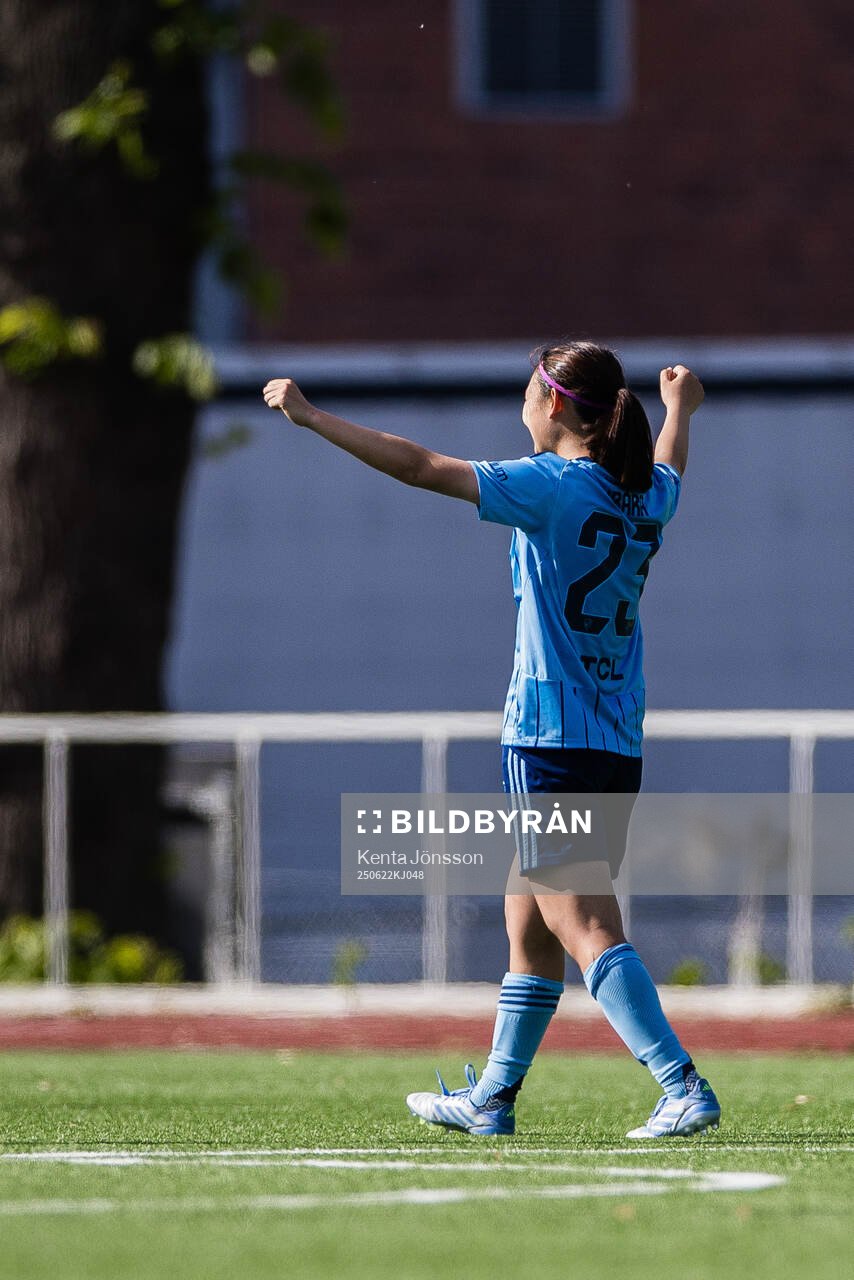 Djurgårdens Urara Watanabe jublar