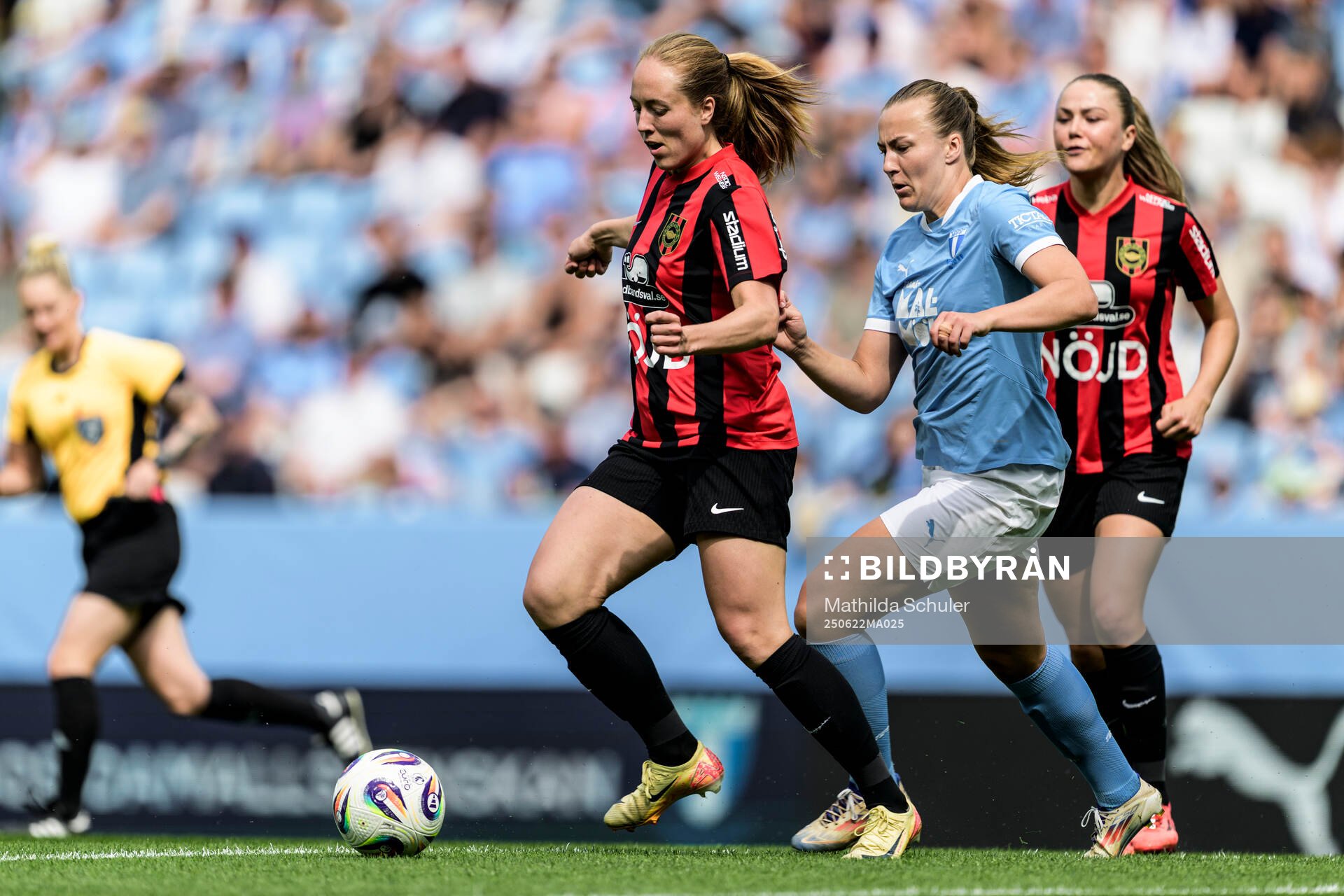 Brommapojkarnas Alice Ahlberg och Malmö FFs Sara Kanutte