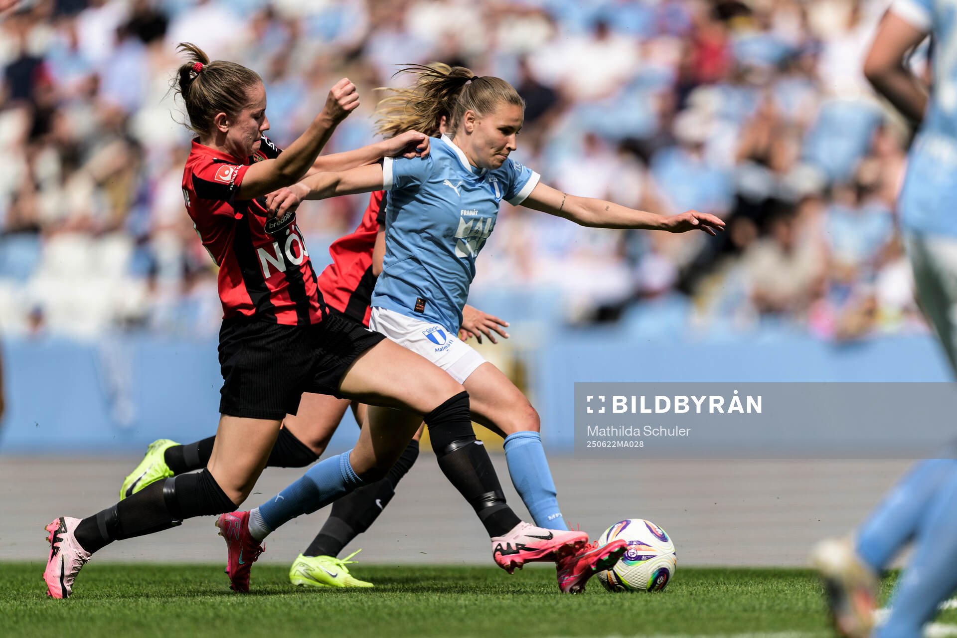Brommapojkarnas Ida Bengtsson och Malmö FFs Katariina