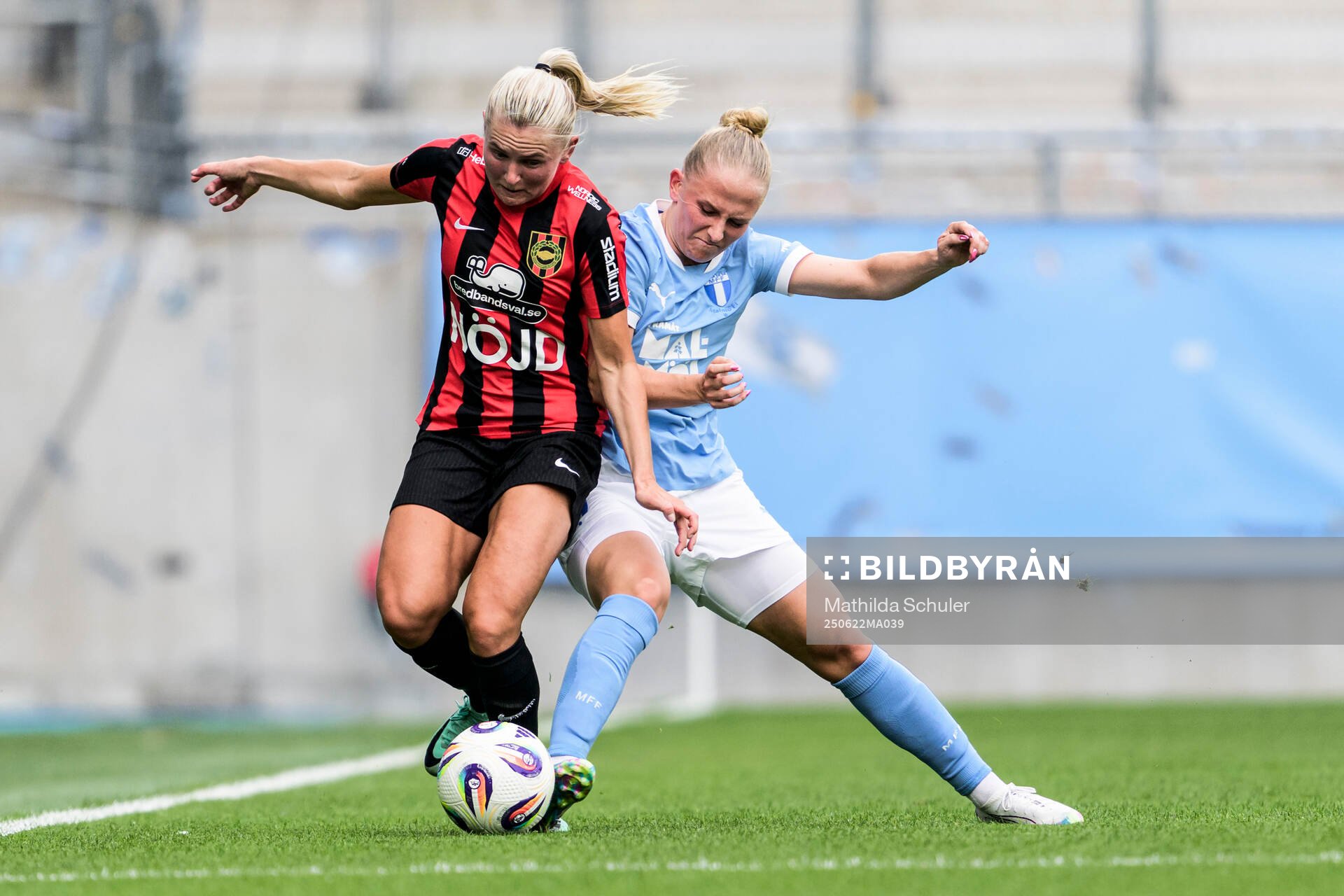 Brommapojkarnas Ellen Toivio och Malmö FFs Tuva Skoog