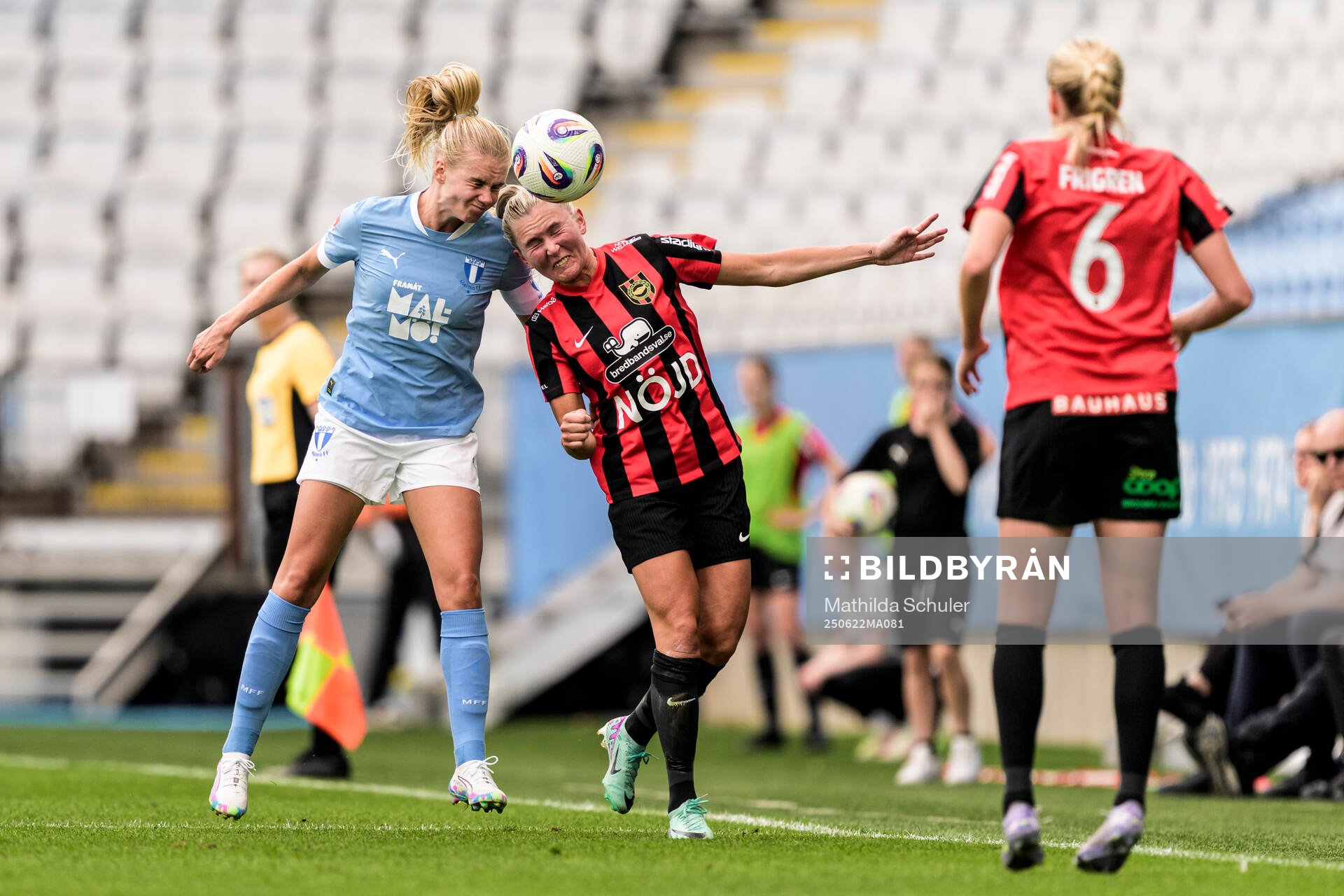 Malmö FFs Nellie Lilja och Brommapojkarnas Ellen Toivio