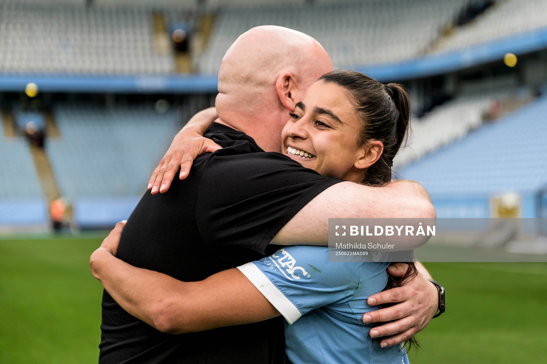 Malmö FFs tränare Jonas Valfridsson och Ines Belloumou