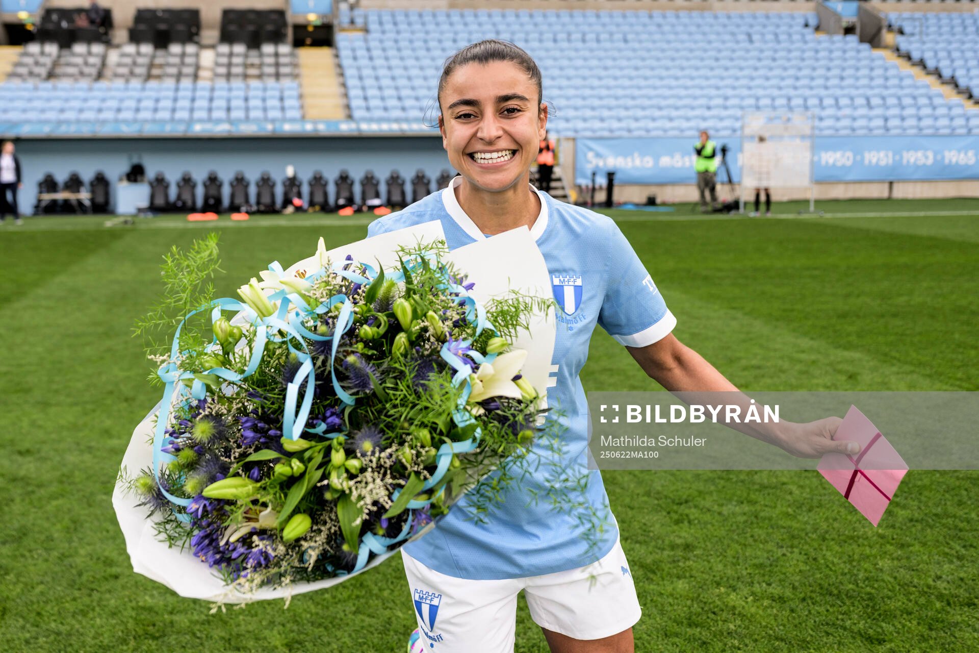Malmö FFs Ines Belloumou jublar