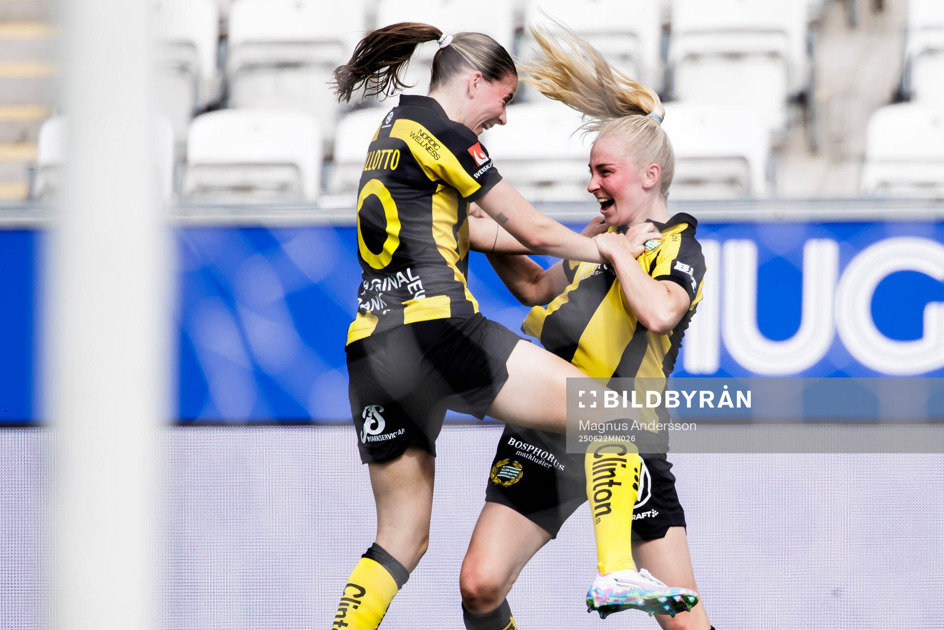 Hammarbys Emilie Joramo jublar