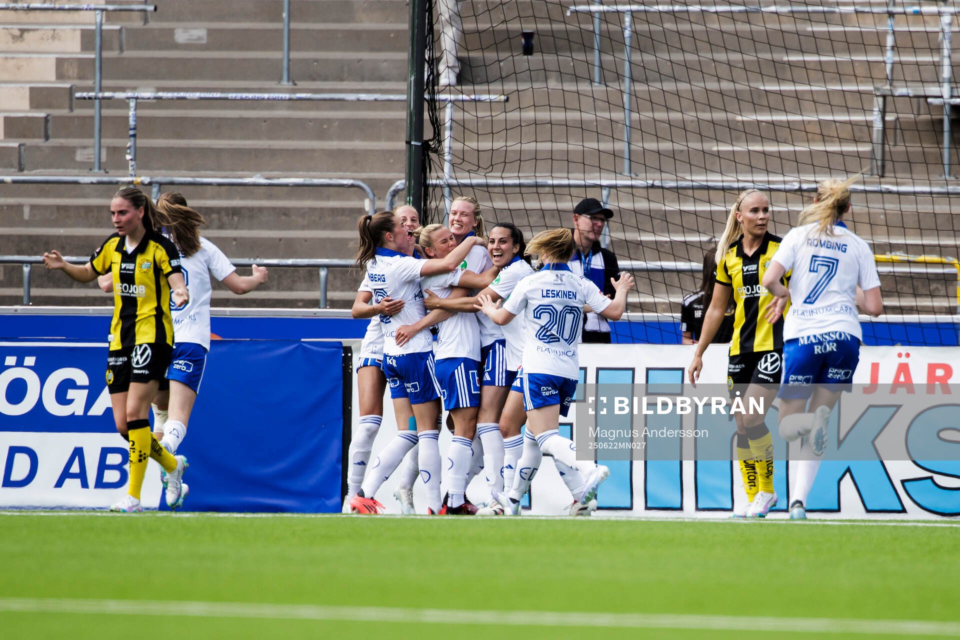 IFK Norrköpings Ebba Handfast jublar