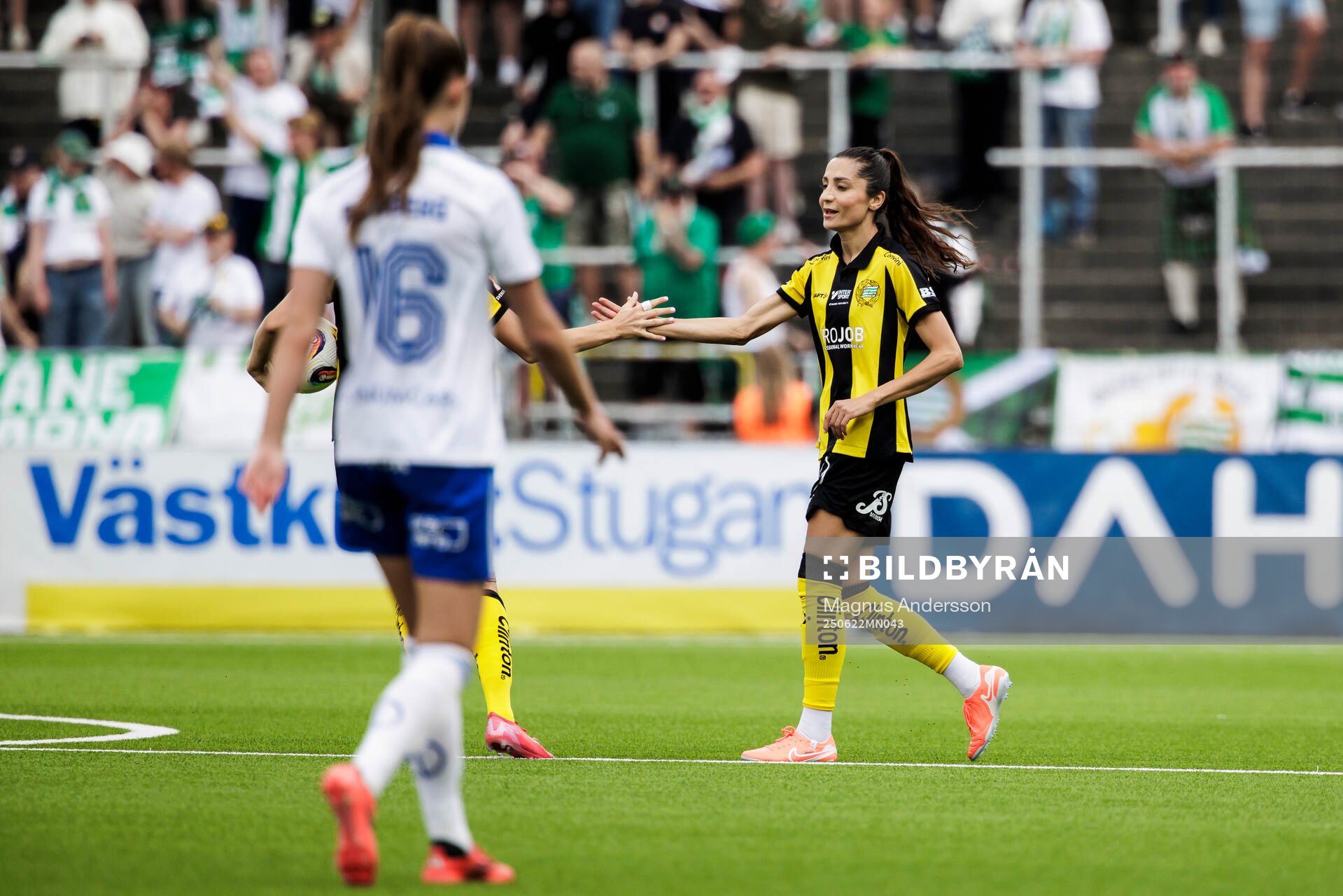 Hammarbys Nadia Nadim jublar