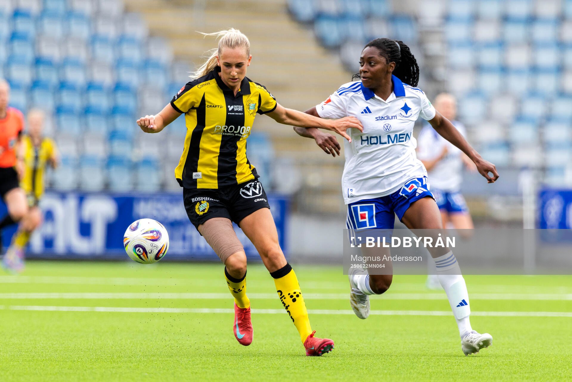 Hammarbys Ellen Wangerheim och IFK Norrköpings Maya Aliyah