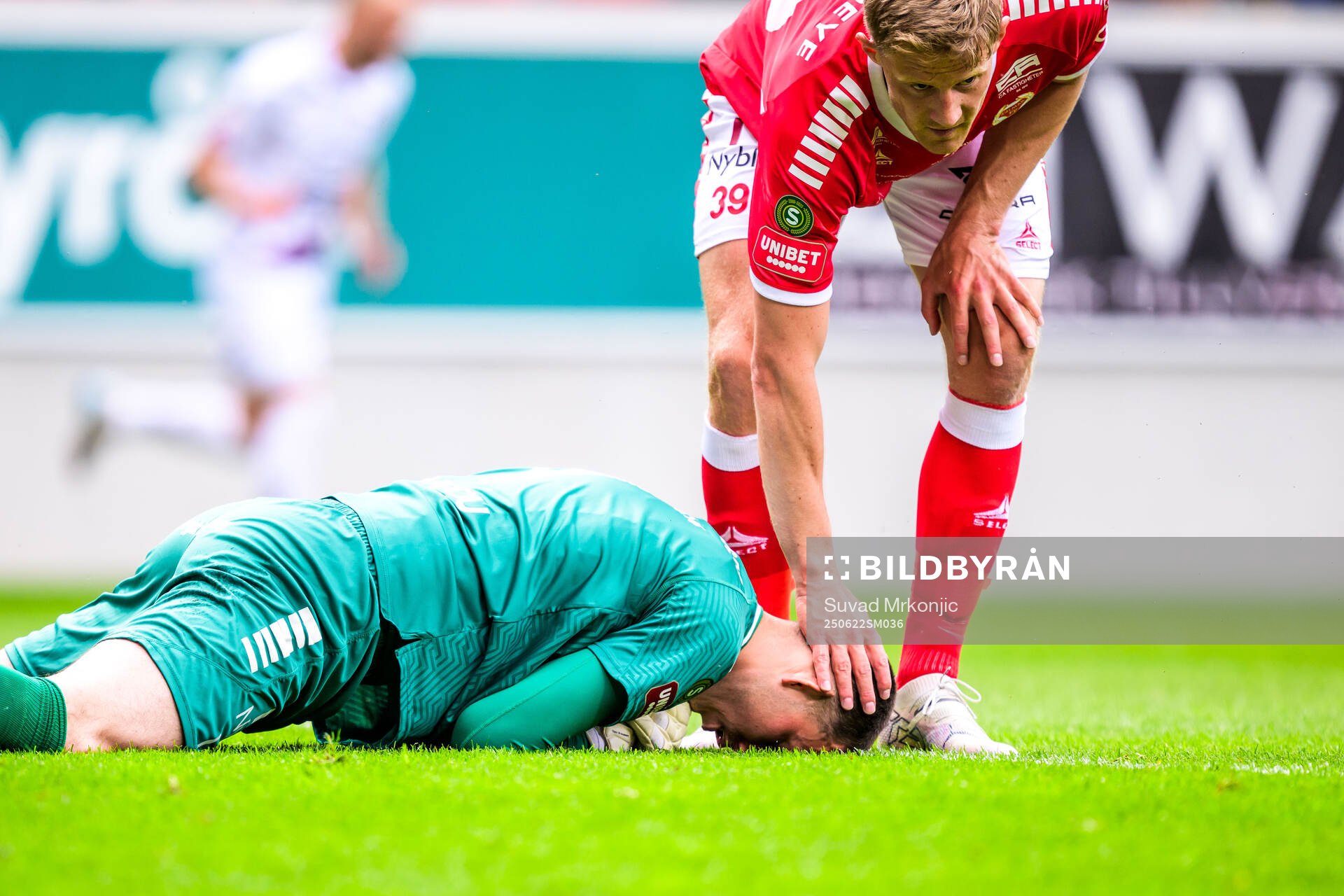 Kalmars målvakt Samuel Brolin och Lars Sætra deppar