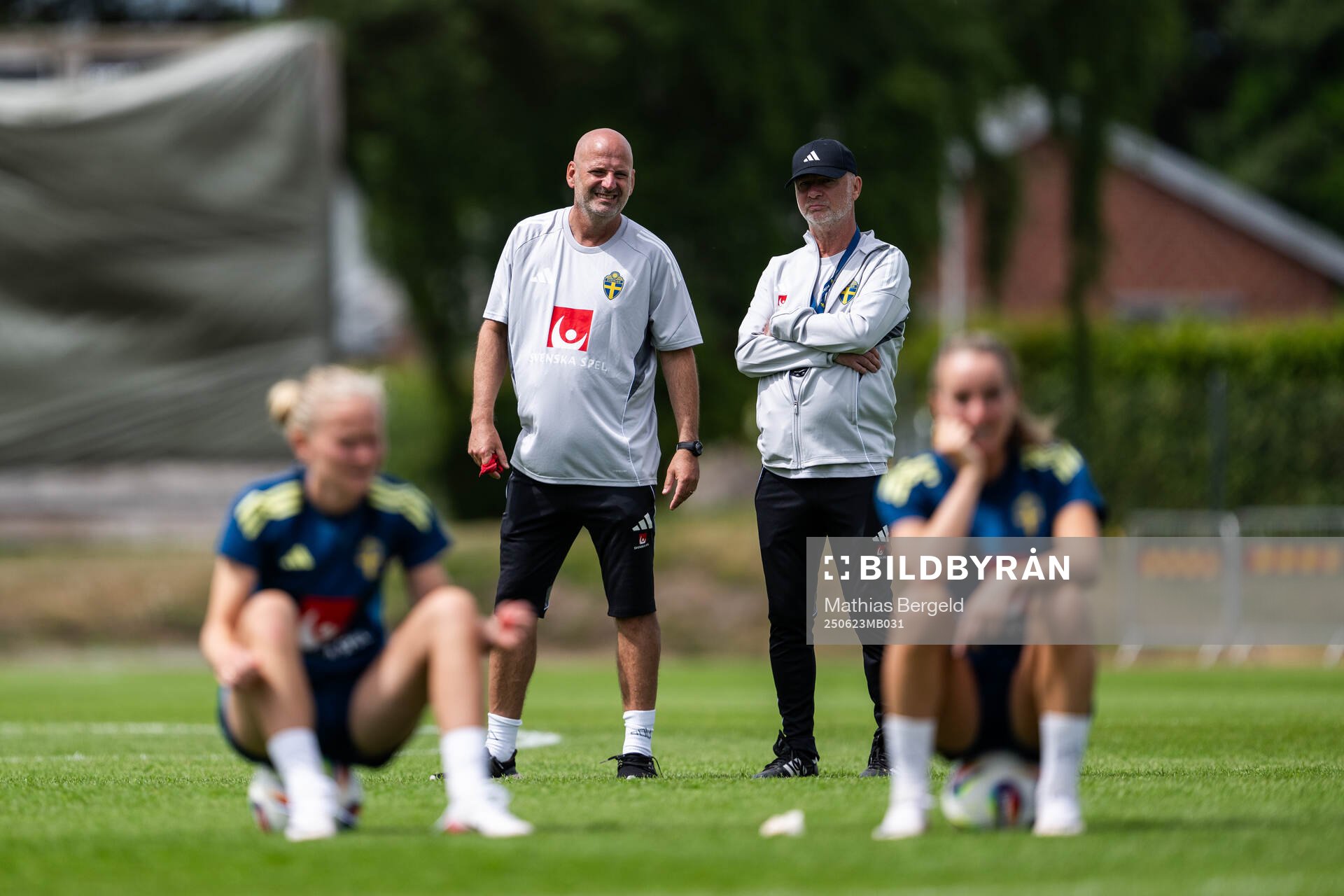 Assistant coach Magnus Wikman and head coach Peter