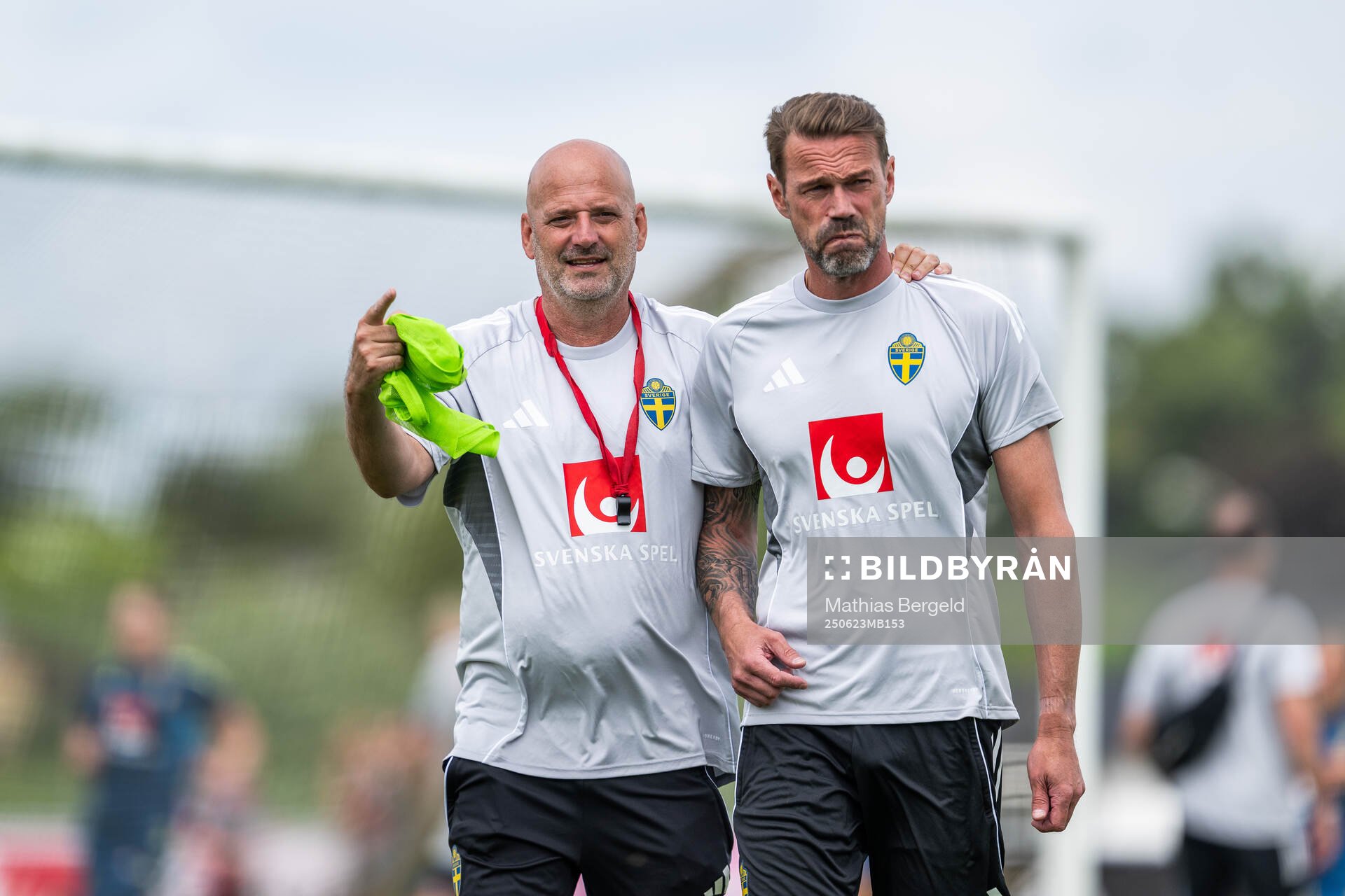 Assistant coach Magnus Wikman and coordinator Magnus