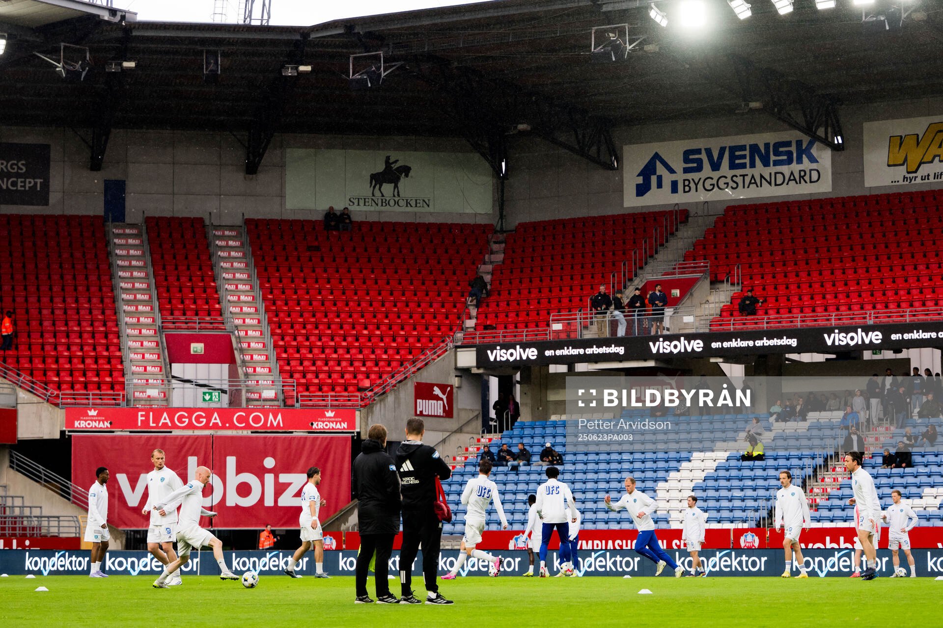 Umeås spelare värmer upp