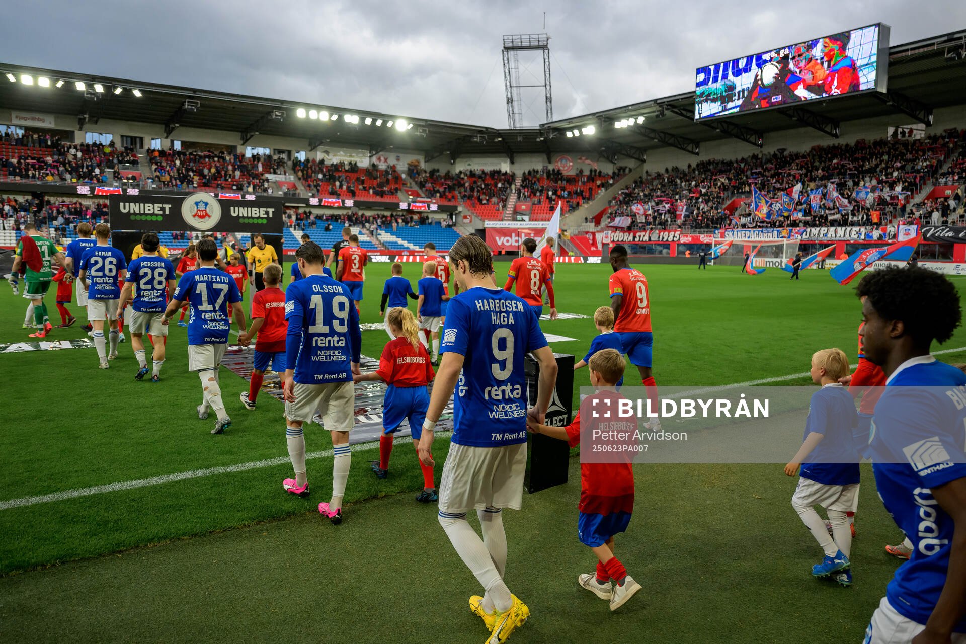 Umeå FCs och Helsingborgs spelare