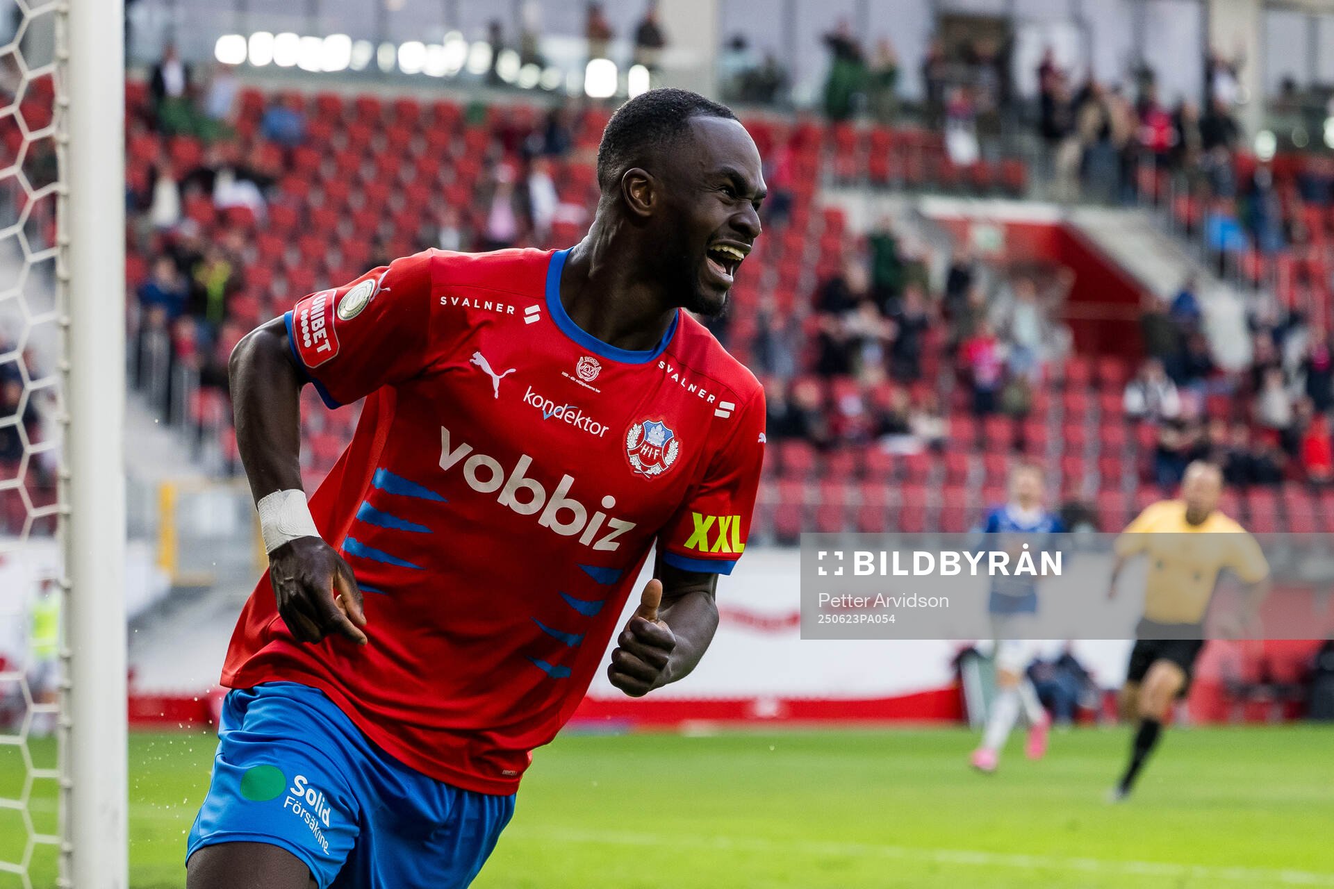 Helsingborgs Adam Akimey jublar