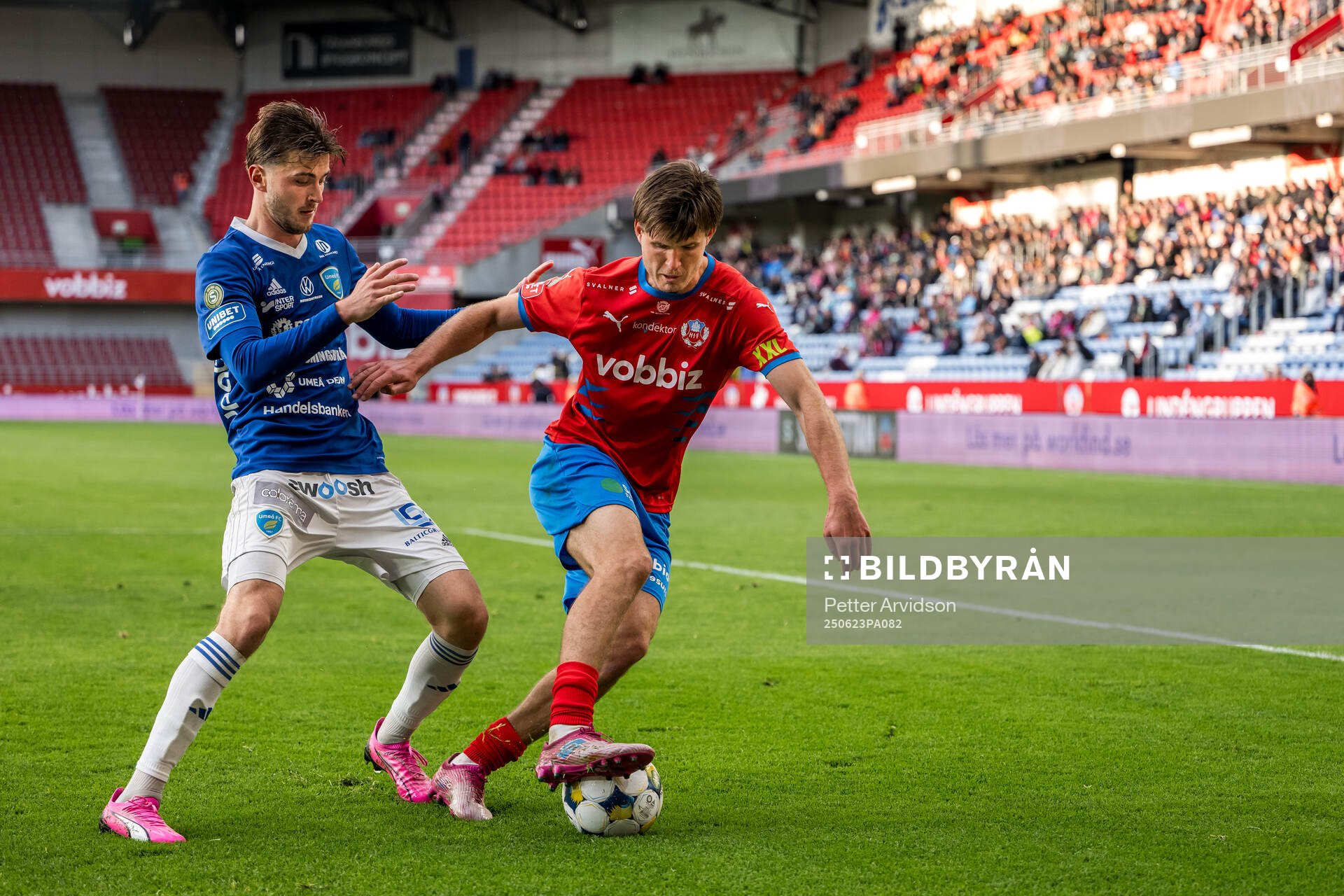 Umeå FCs Tim Olsson och Helsingborgs Wilhelm Loeper