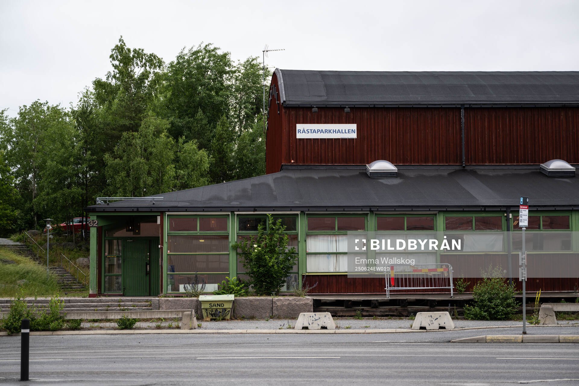 En generell vy av Råstaparkhallen som angränsar till