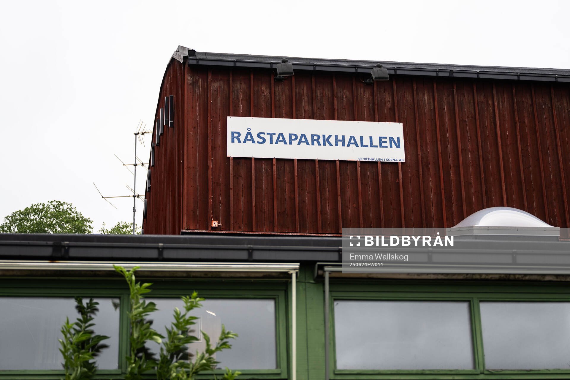 En generell vy av Råstaparkhallen som angränsar till