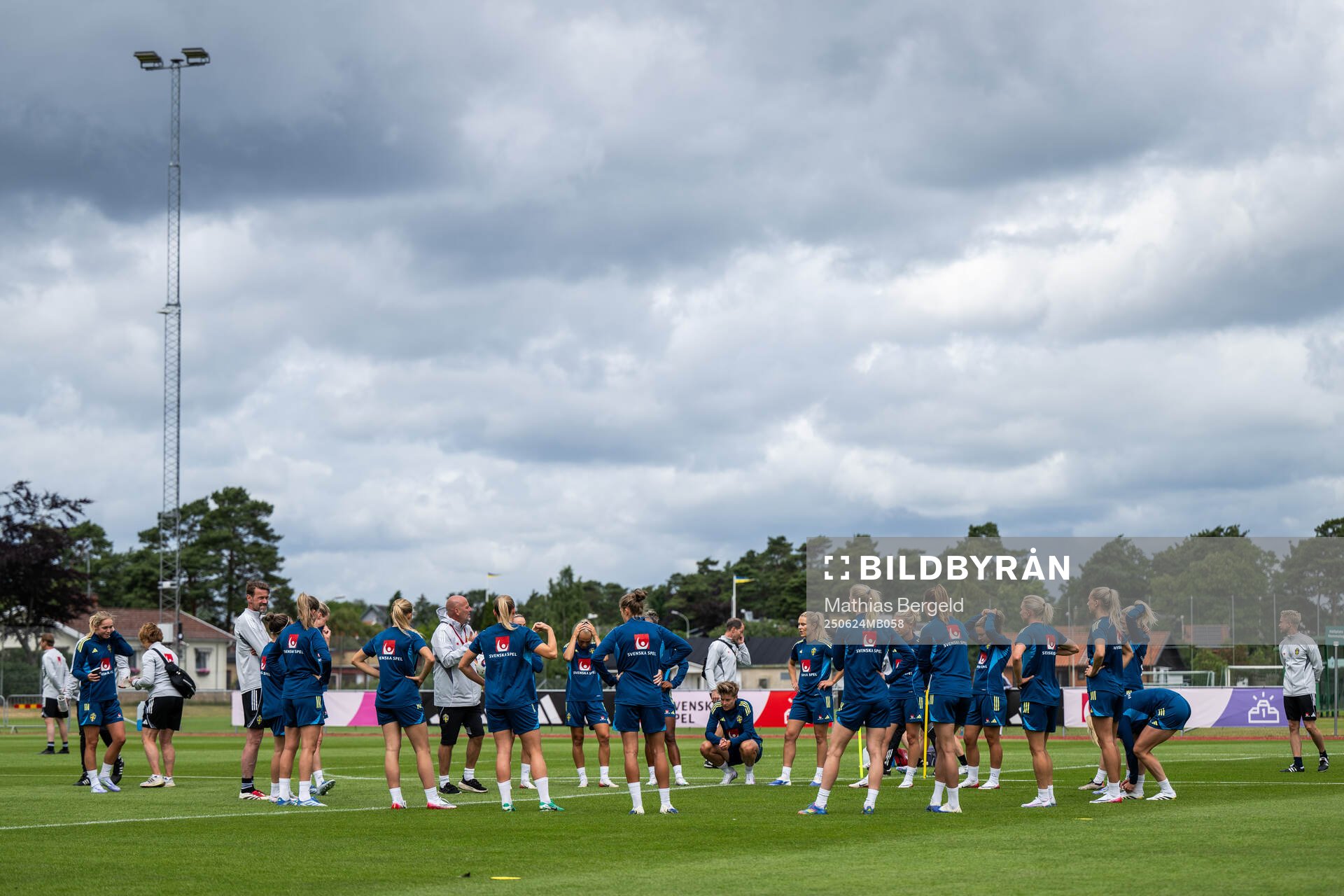 Players and coaches of the Swedish women's national