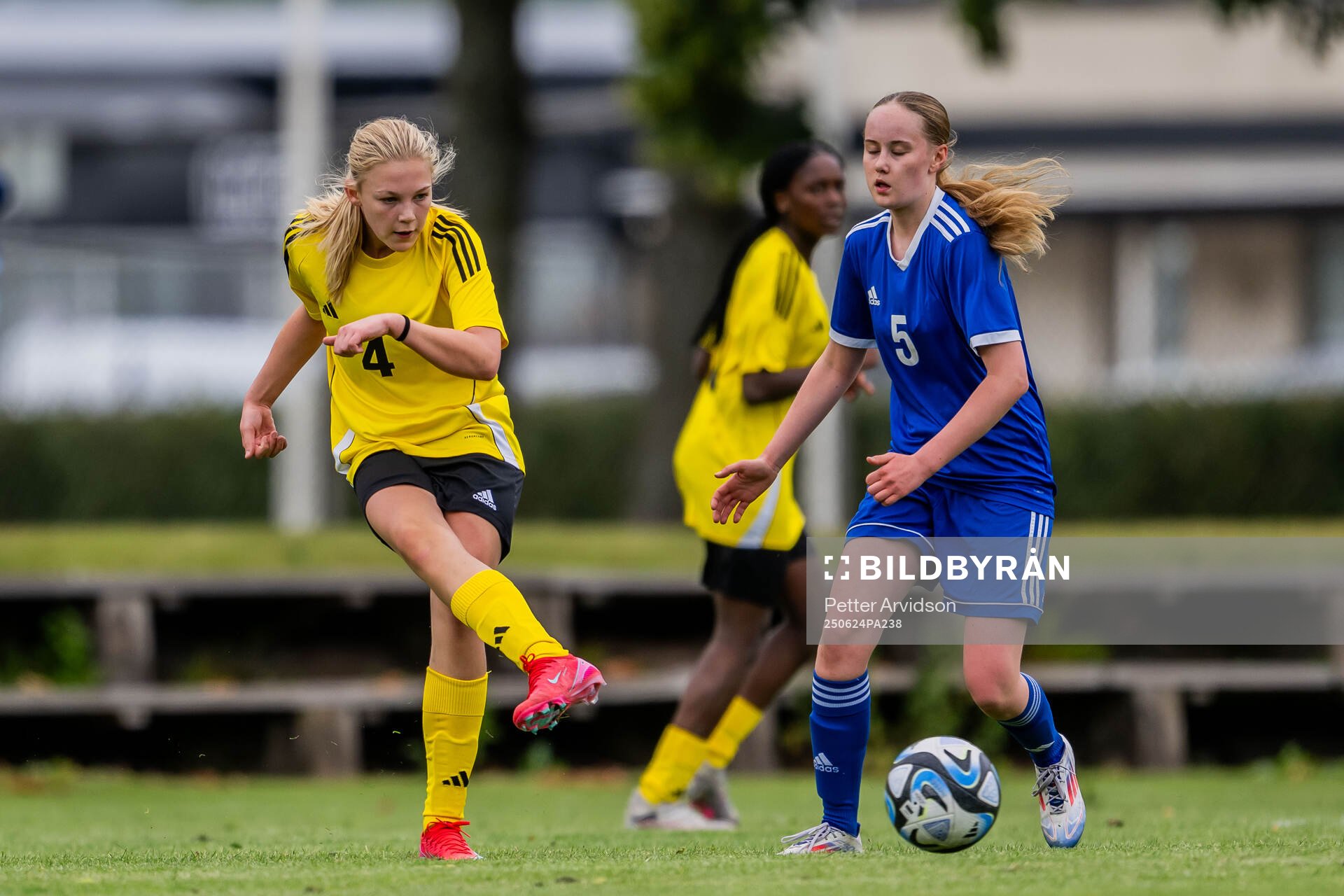 Emma Engström, Djurgårdens IF FF och Saga Mossnelid, IF