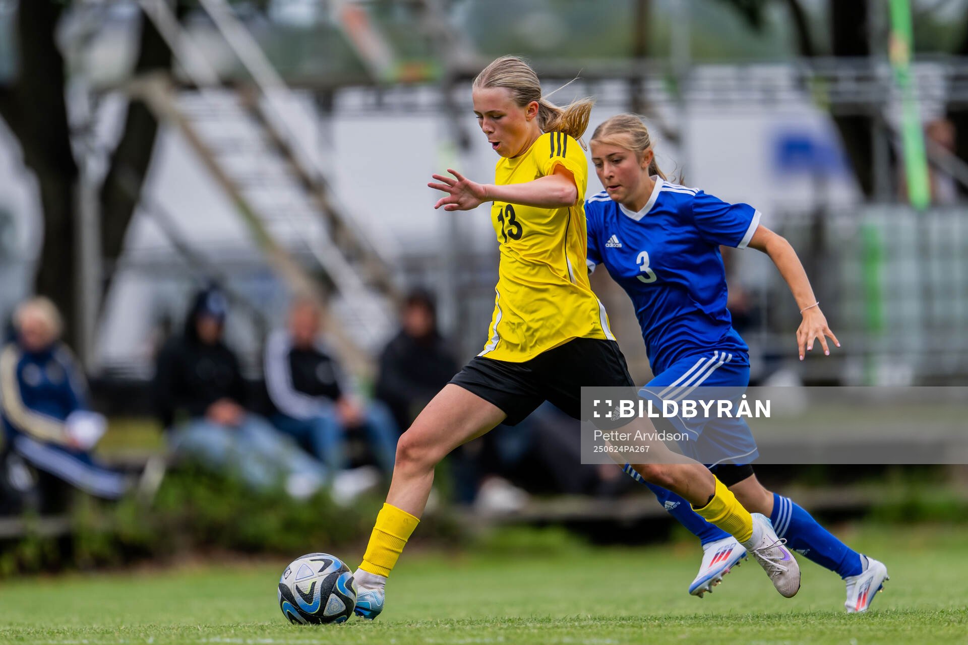 Tyra Gustafsson, QBIK och Moa Dunegård, FC Rosengård