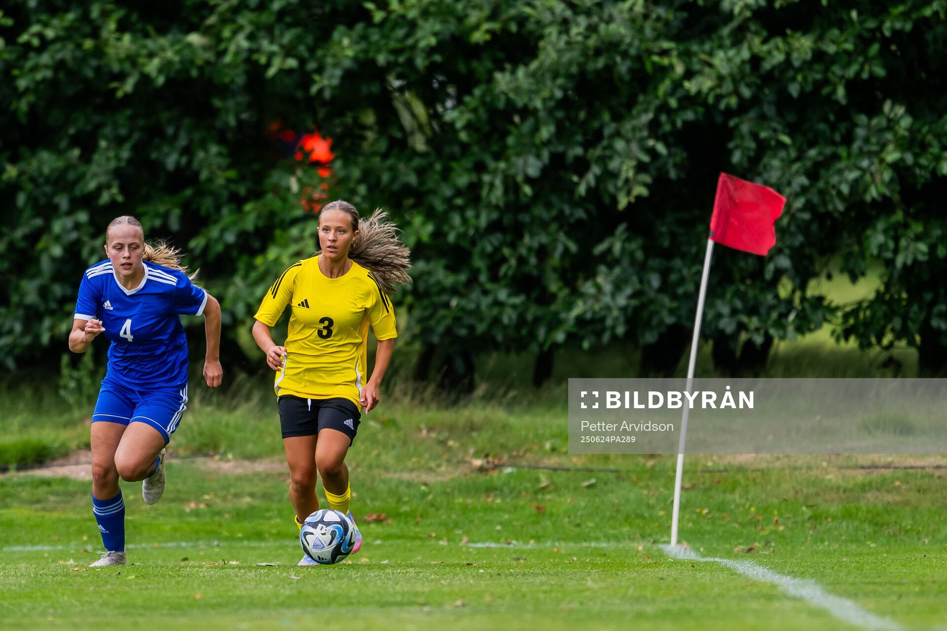 Maja Israelsson, Mariebo IK och Tamina Durakovic, QBIK