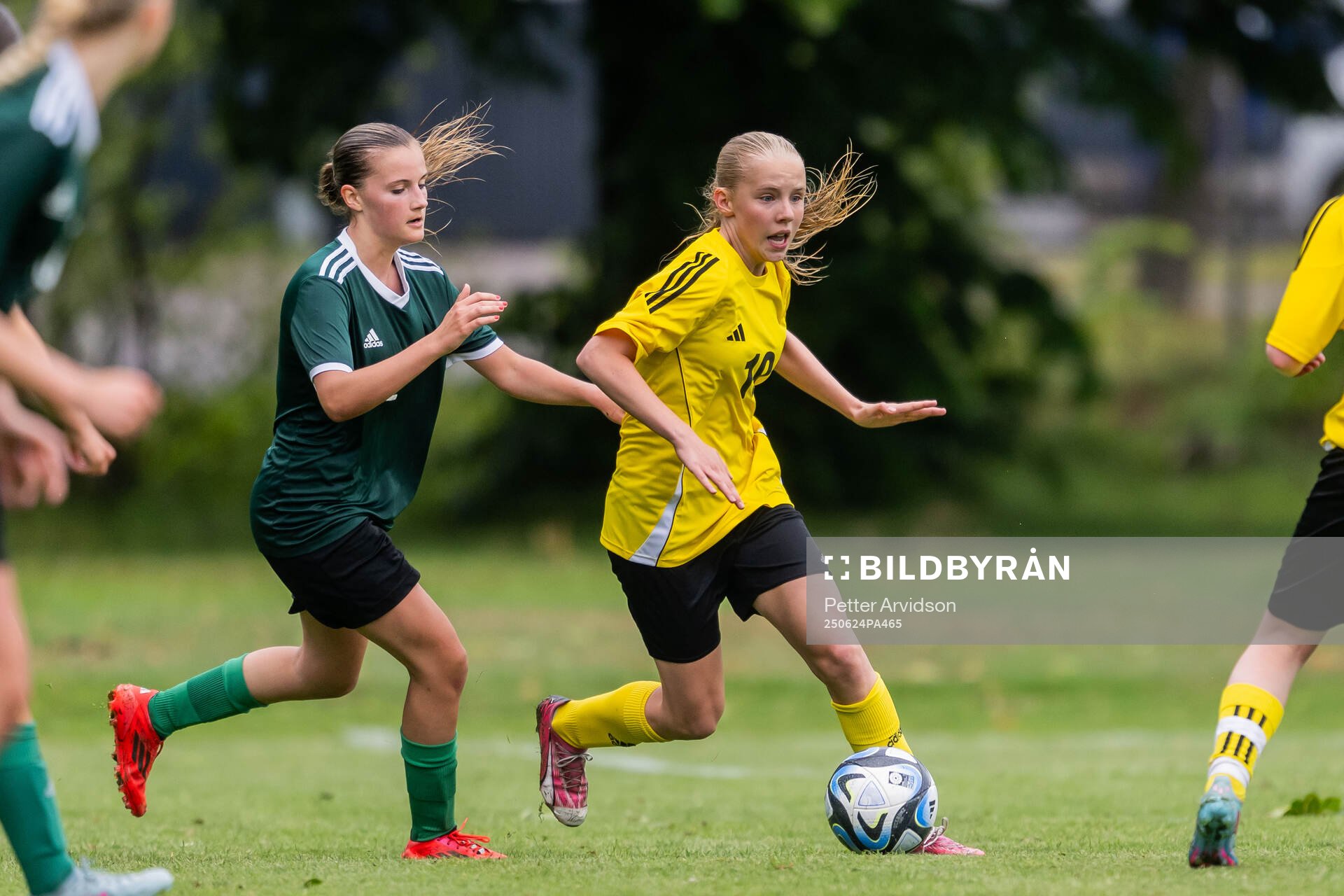Isabelle Fagerlund, Djurgårdens IF FF och Elin Nilsson,