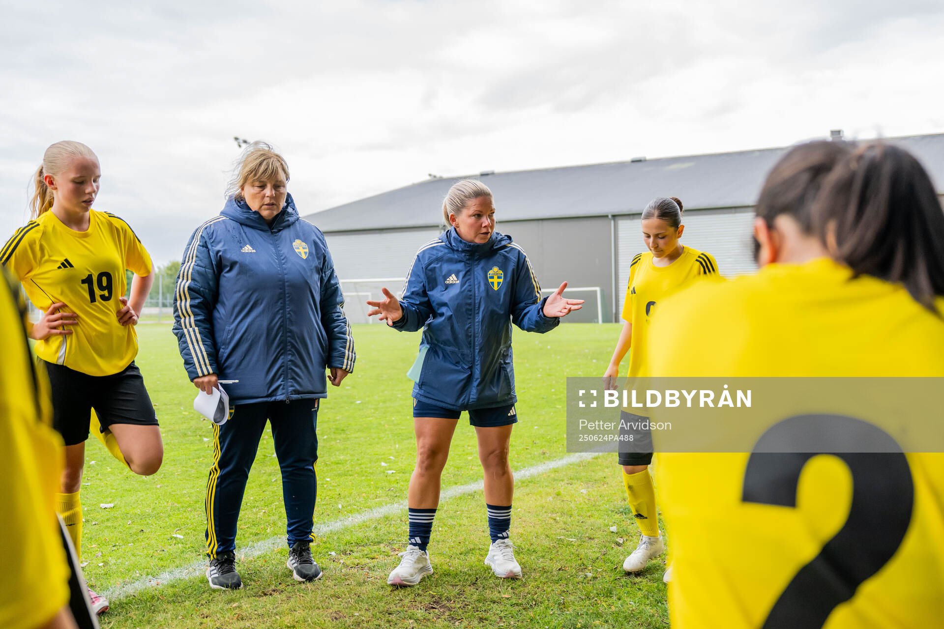 Tränare Marie Svensson och tränare Sandra Wuopio har