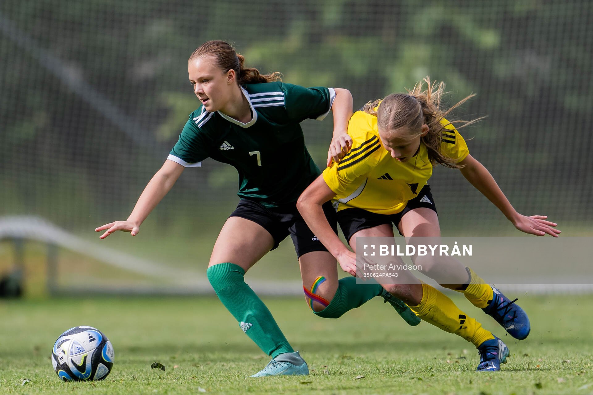 Hanna Nordlander, Umeå IK FF och Signe Ingemarsson,