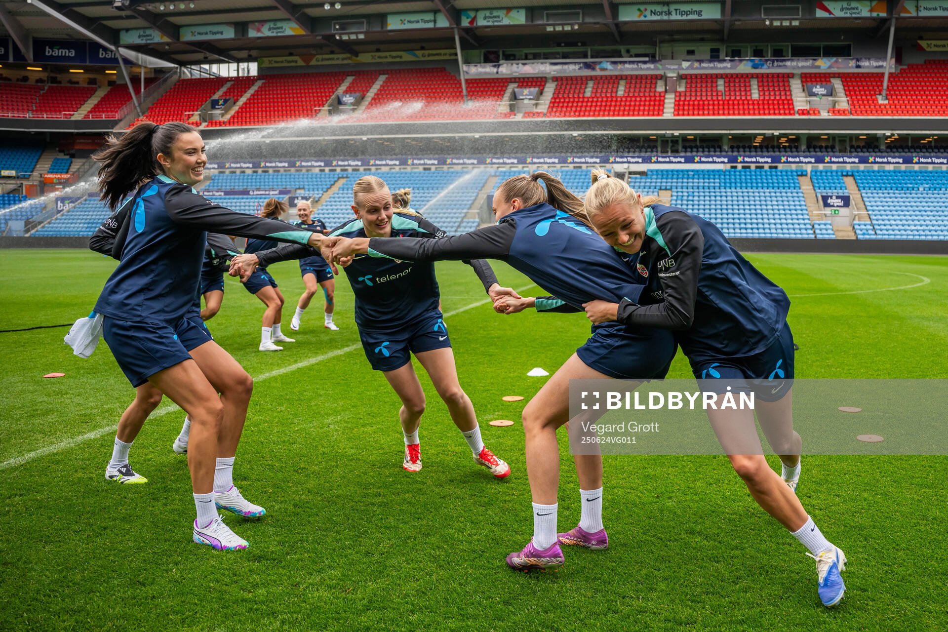 Ingrid Syrstad Engen, Karina Sævik, Synne Sofie Kinden