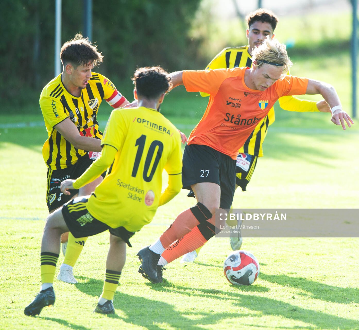 Torns Tom Wassholm och IFK Hässleholms Viktor Ahlgren i