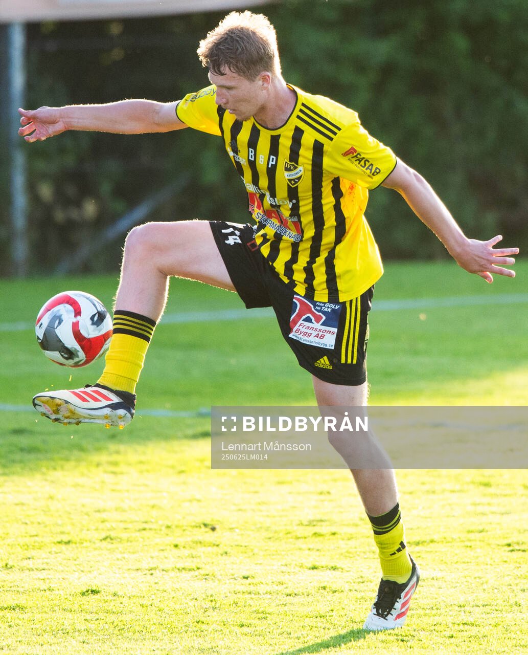 IFK Hässleholms Hugo Arvidsson i matchen i division 2