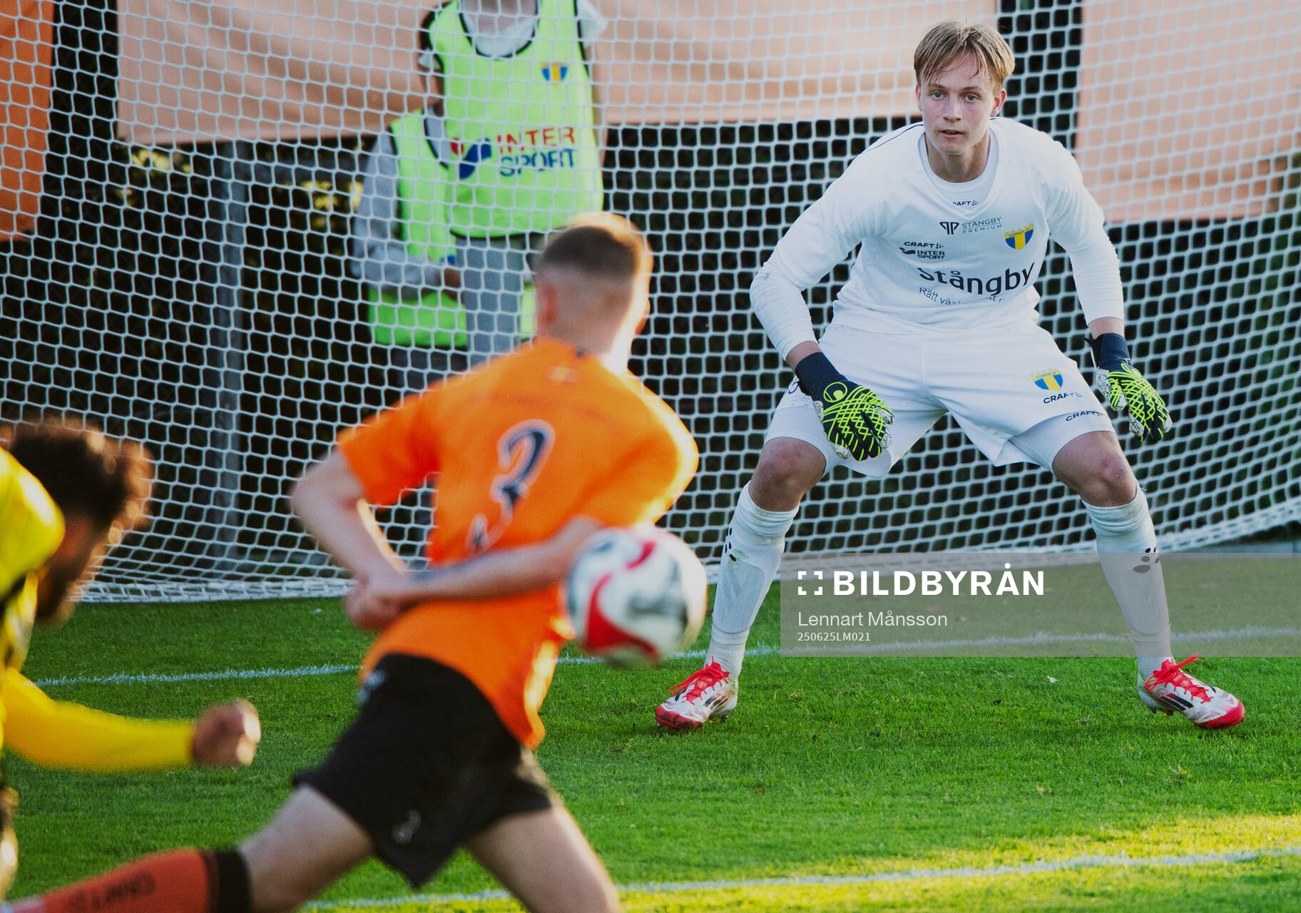 Torns målvakt Ture Fordham i matchen i division 2 mellan