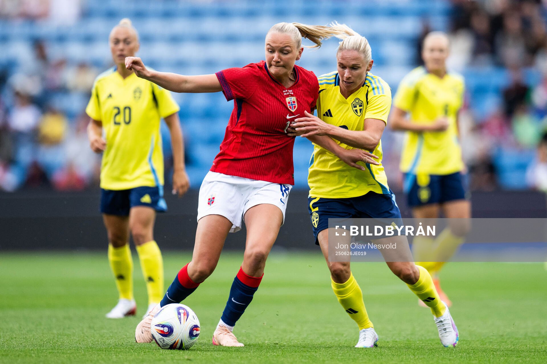 Frida Maanum of Norway and Jonna Andersson of Sweden