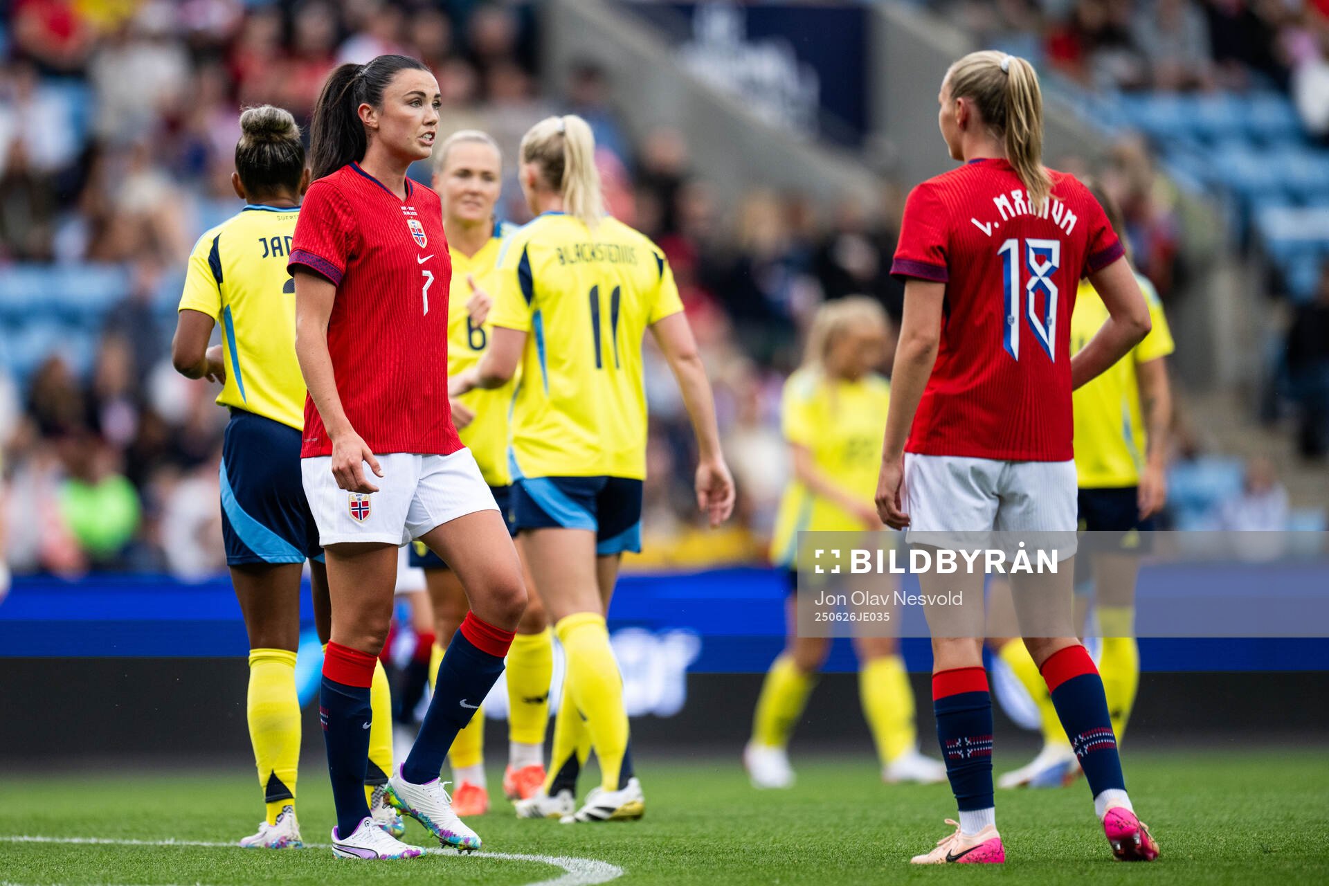 Ingrid Syrstad Engen and Frida Maanum of Norway