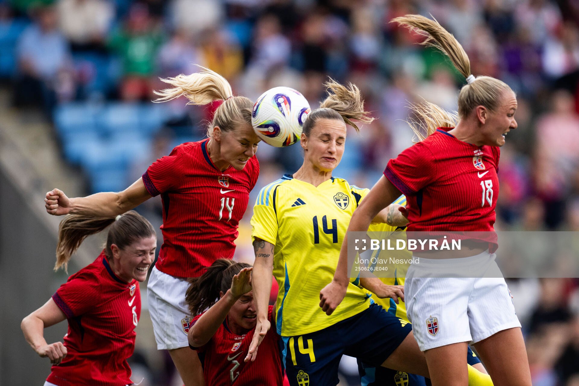 Maren Mjelde, Ada Hegerberg, Frida Maanum of Norway against