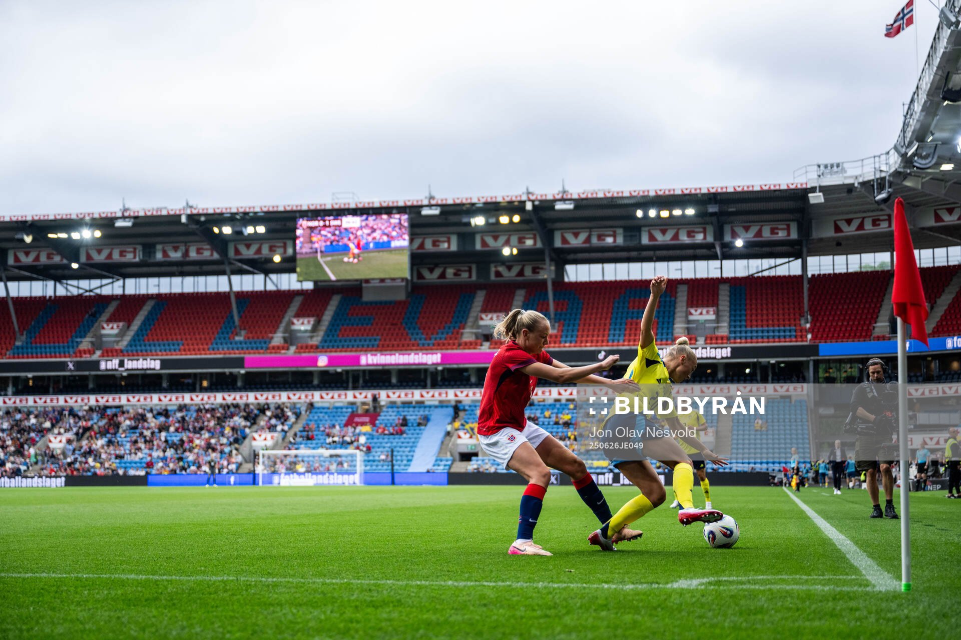 Frida Maanum of Norway and Hanna Bennison of Sweden