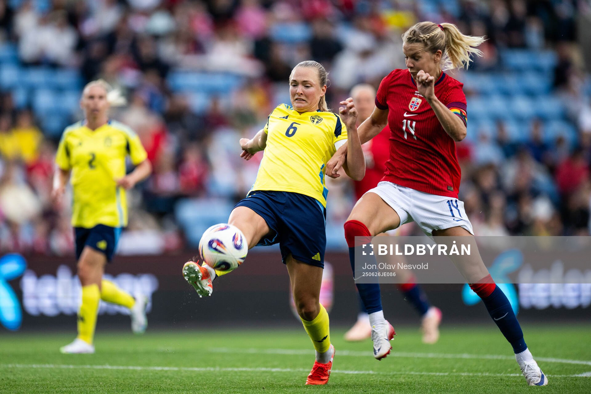 Magdalena Eriksson of Sweden and Ada Hegerberg of Norway