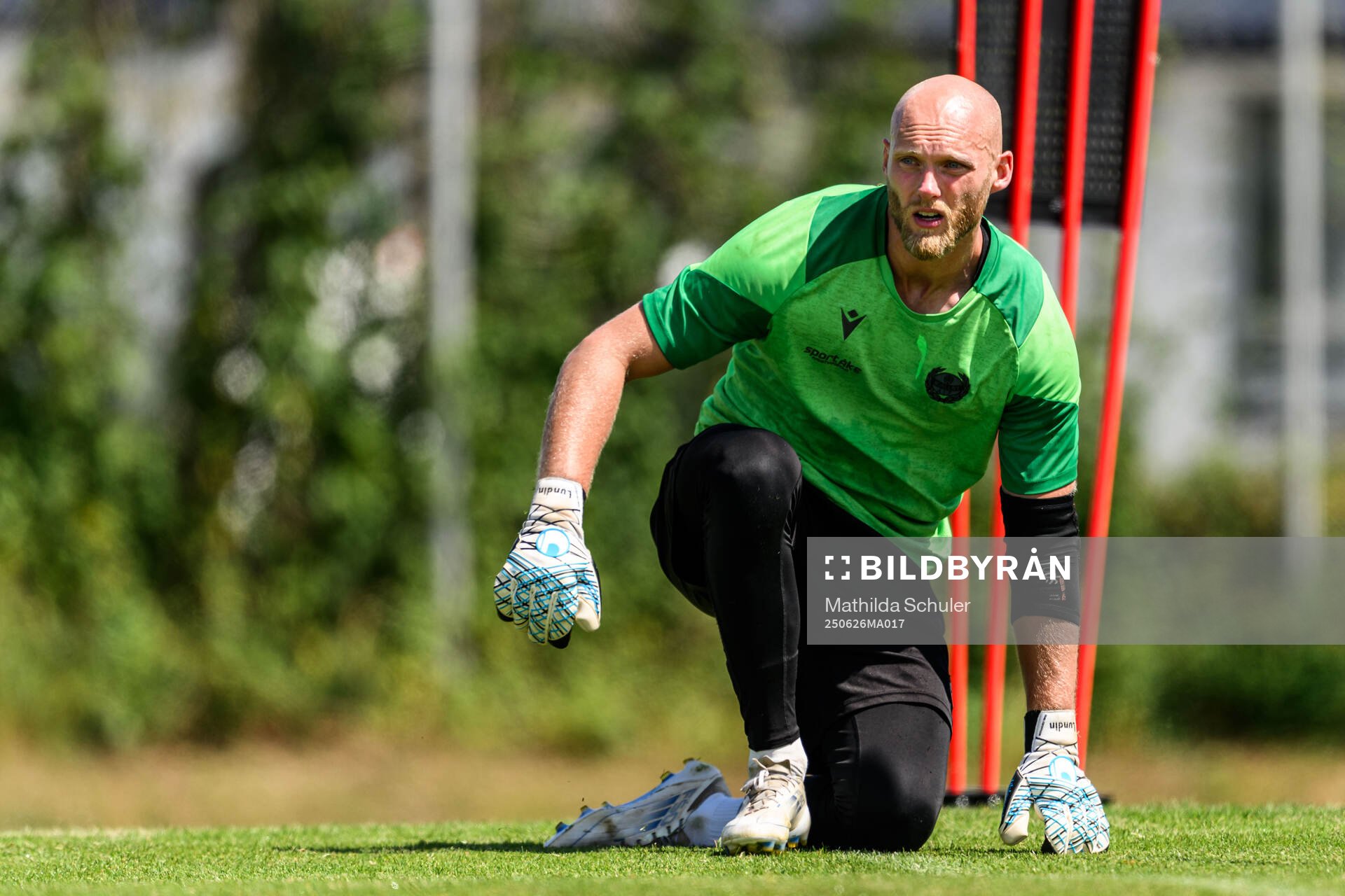 Målvakt Alexander Lundin
