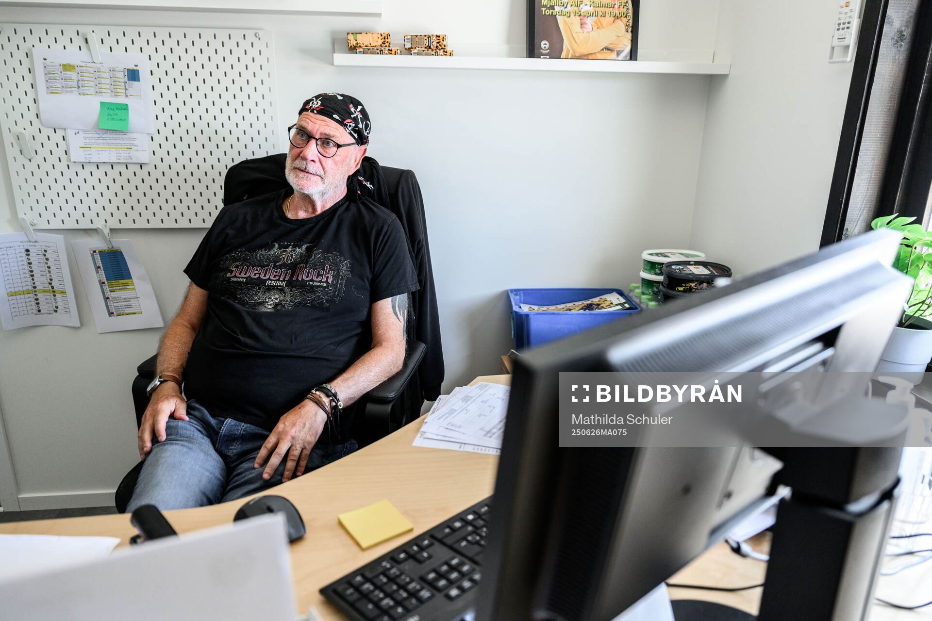 Thomas ”Slaktarn” Carlsson på kansliet i Mjällby