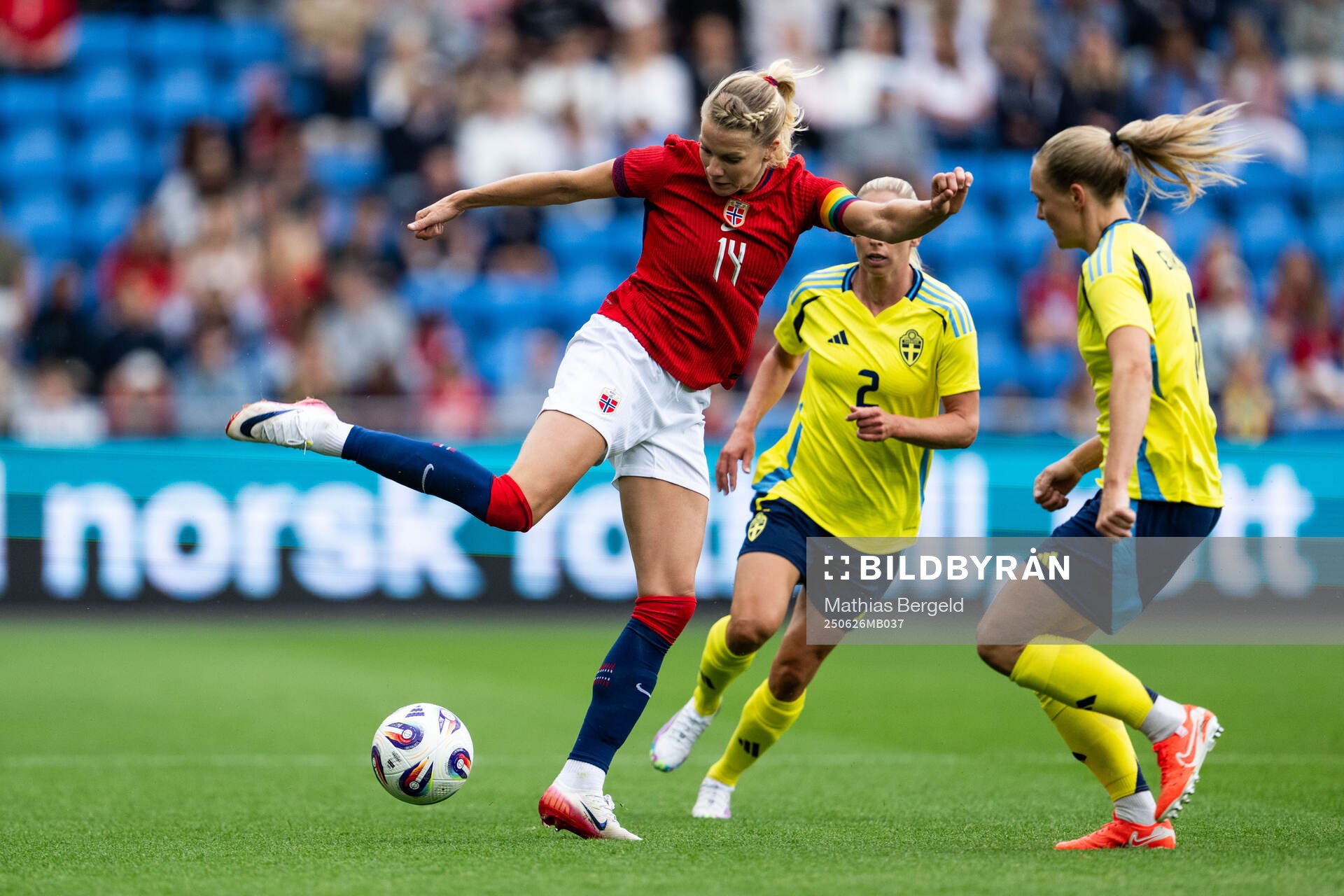Ada Hegerberg of Norway and Magdalena Eriksson of Sweden