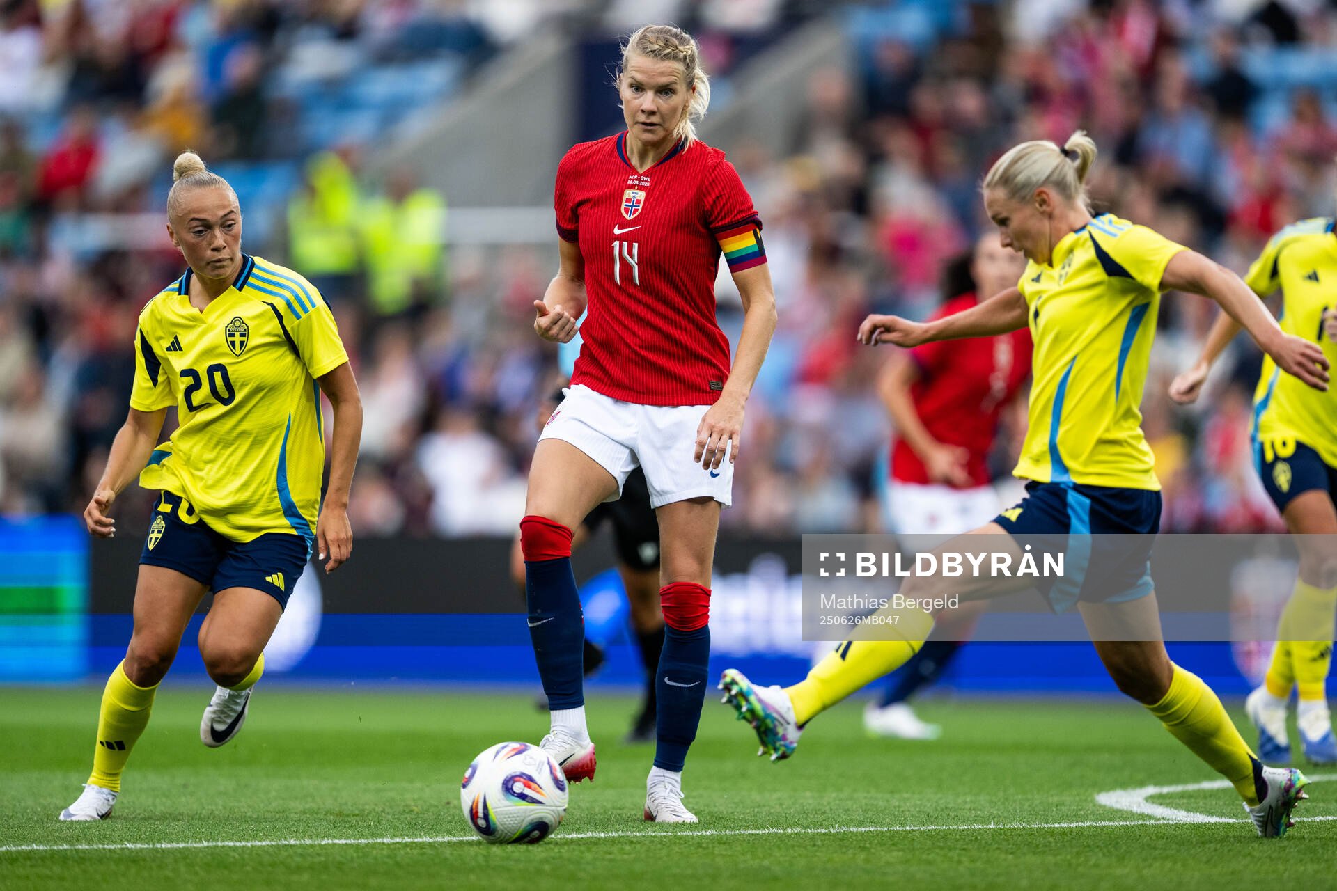 Hanna Bennison and Jonna Andersson of Sweden against Ada