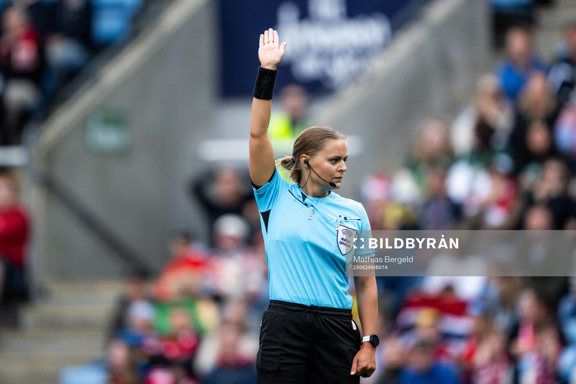 Referee Nanna Andersen
