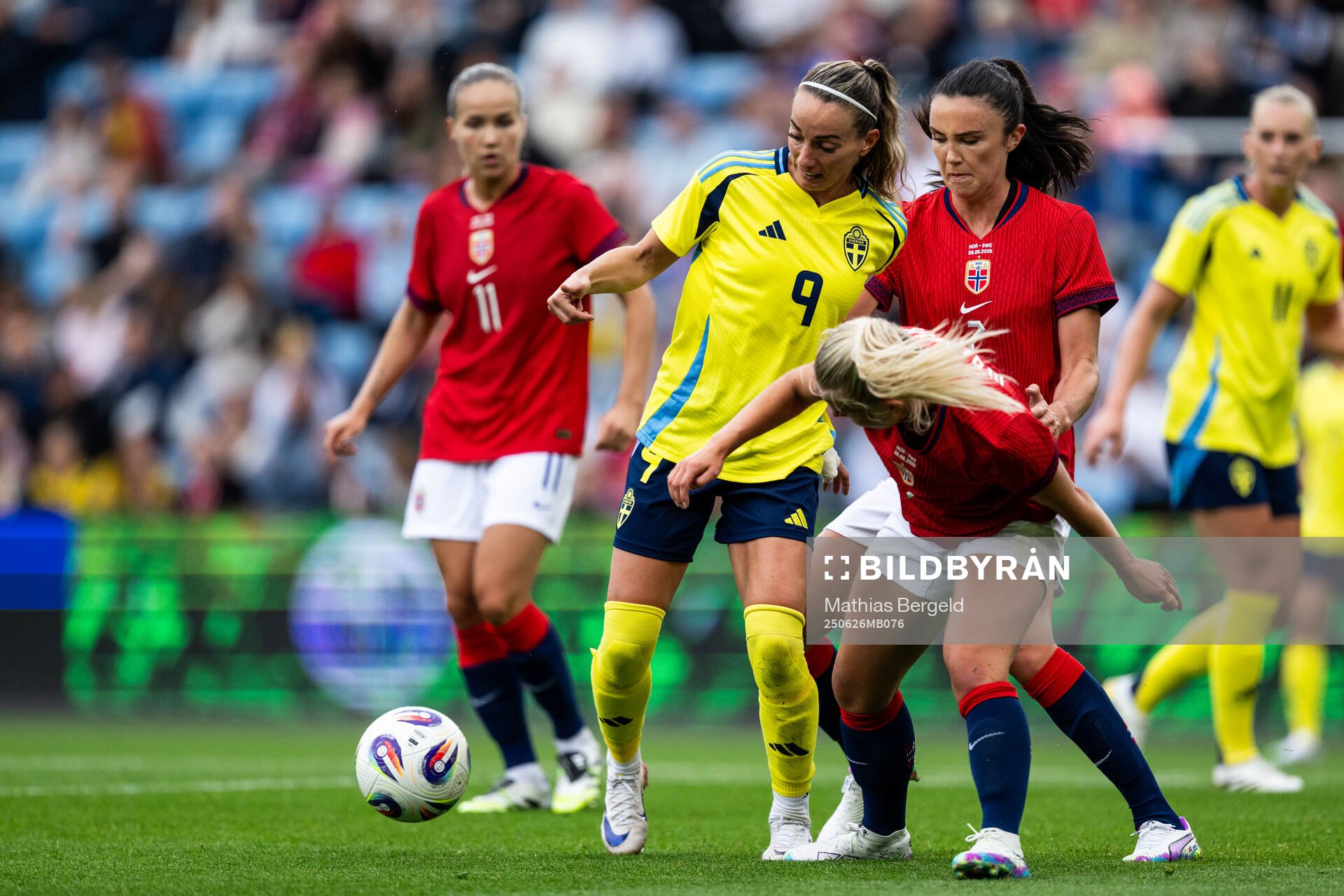 Kosovare Asllani of Sweden against Ingrid Syrstad Engen and