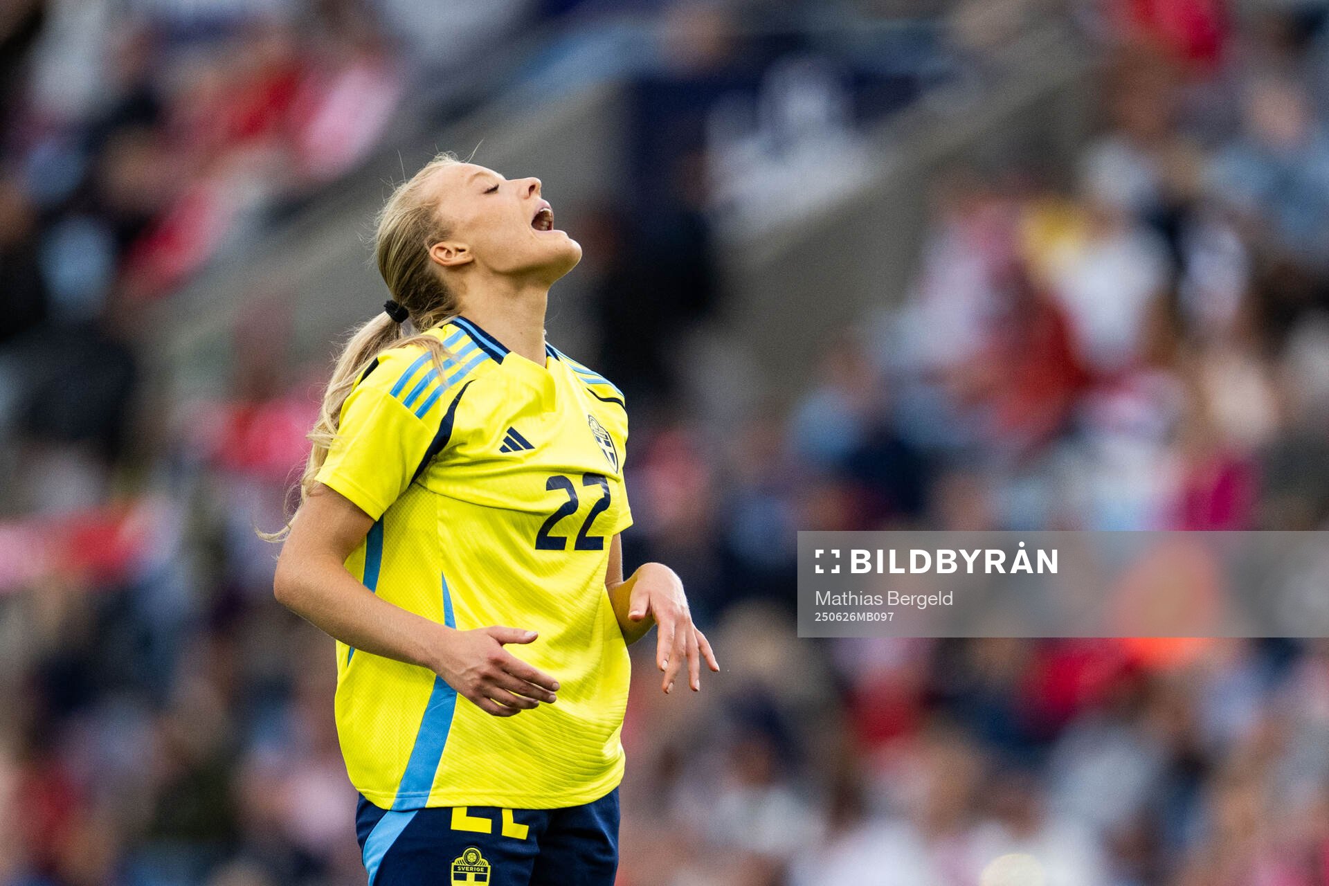 Smilla Holmberg of Sweden reacts