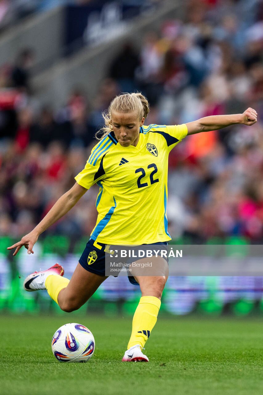 Smilla Holmberg of Sweden