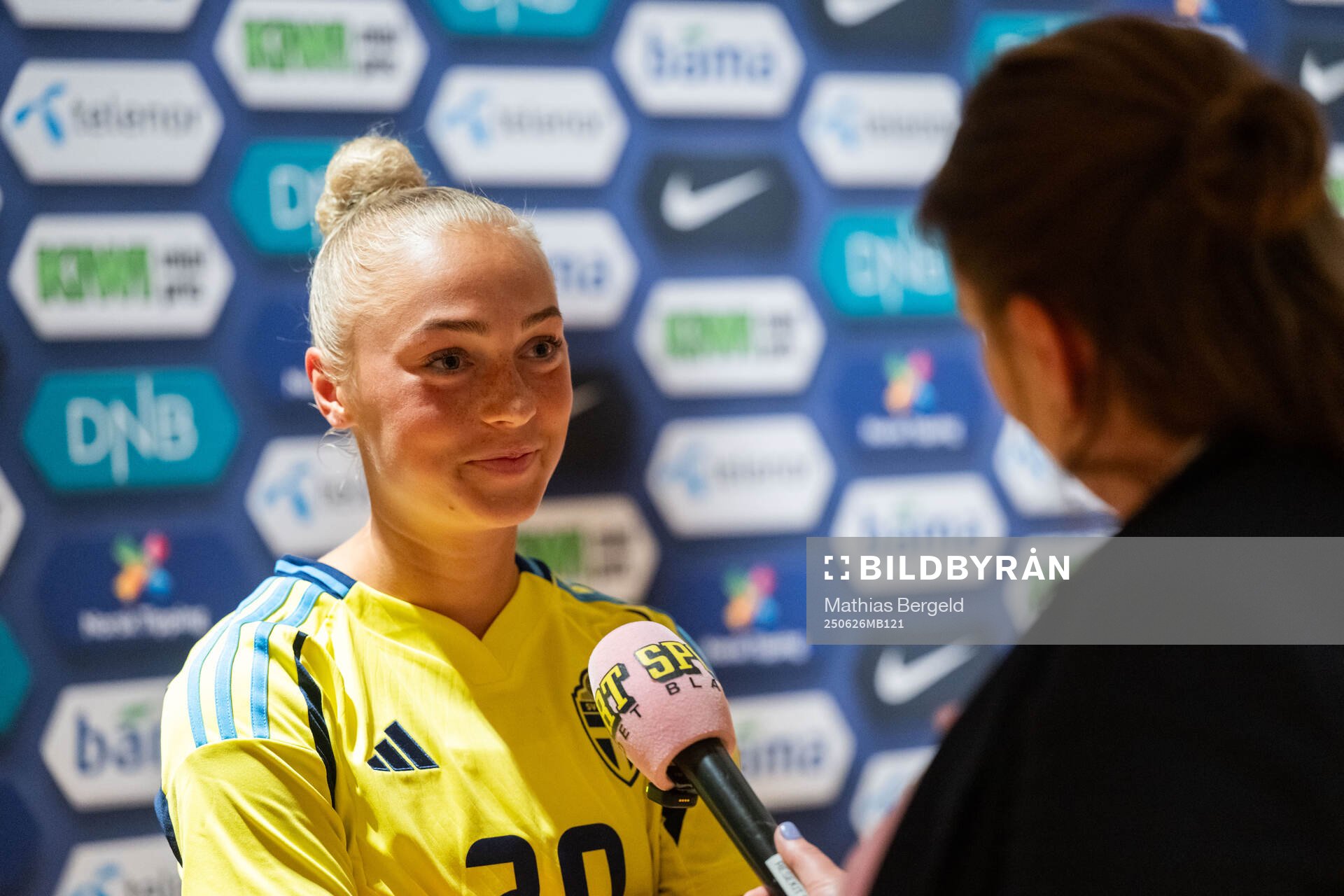 Hanna Bennison of Sweden in mixed zone