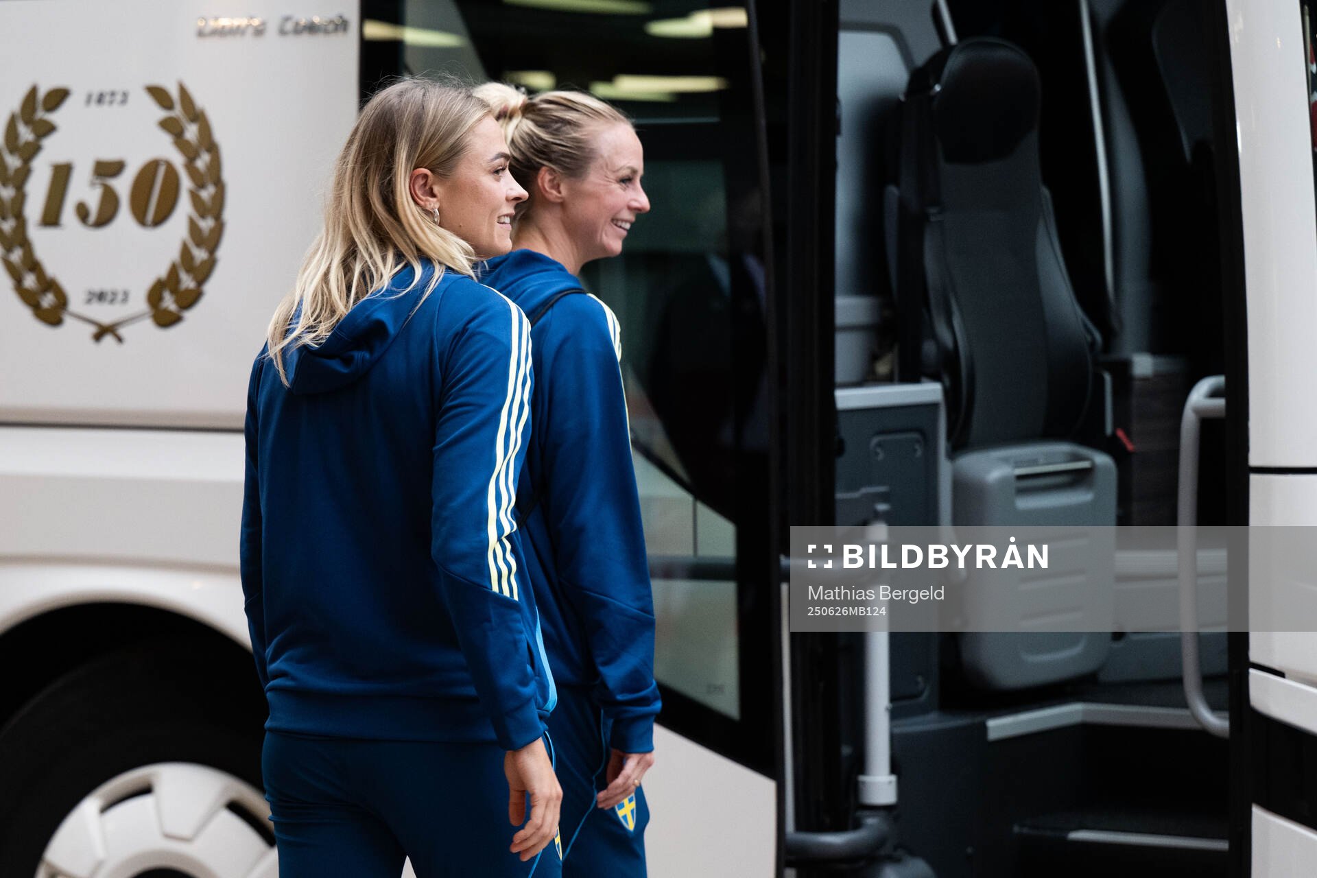 Fridolina Rolfö and Amanda Ilestedt of Sweden