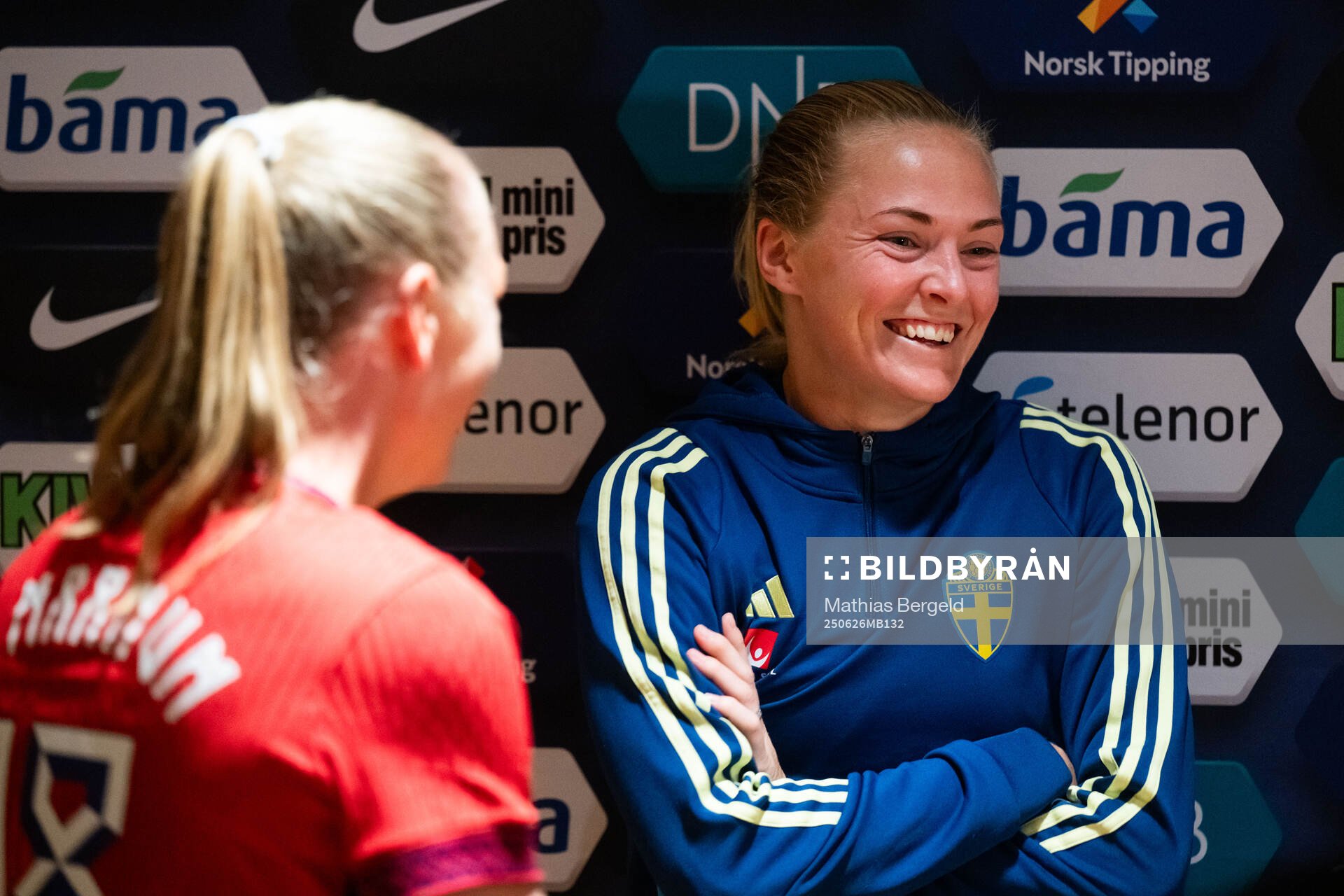 Frida Maanum of Norway and Magdalena Eriksson of Sweden in