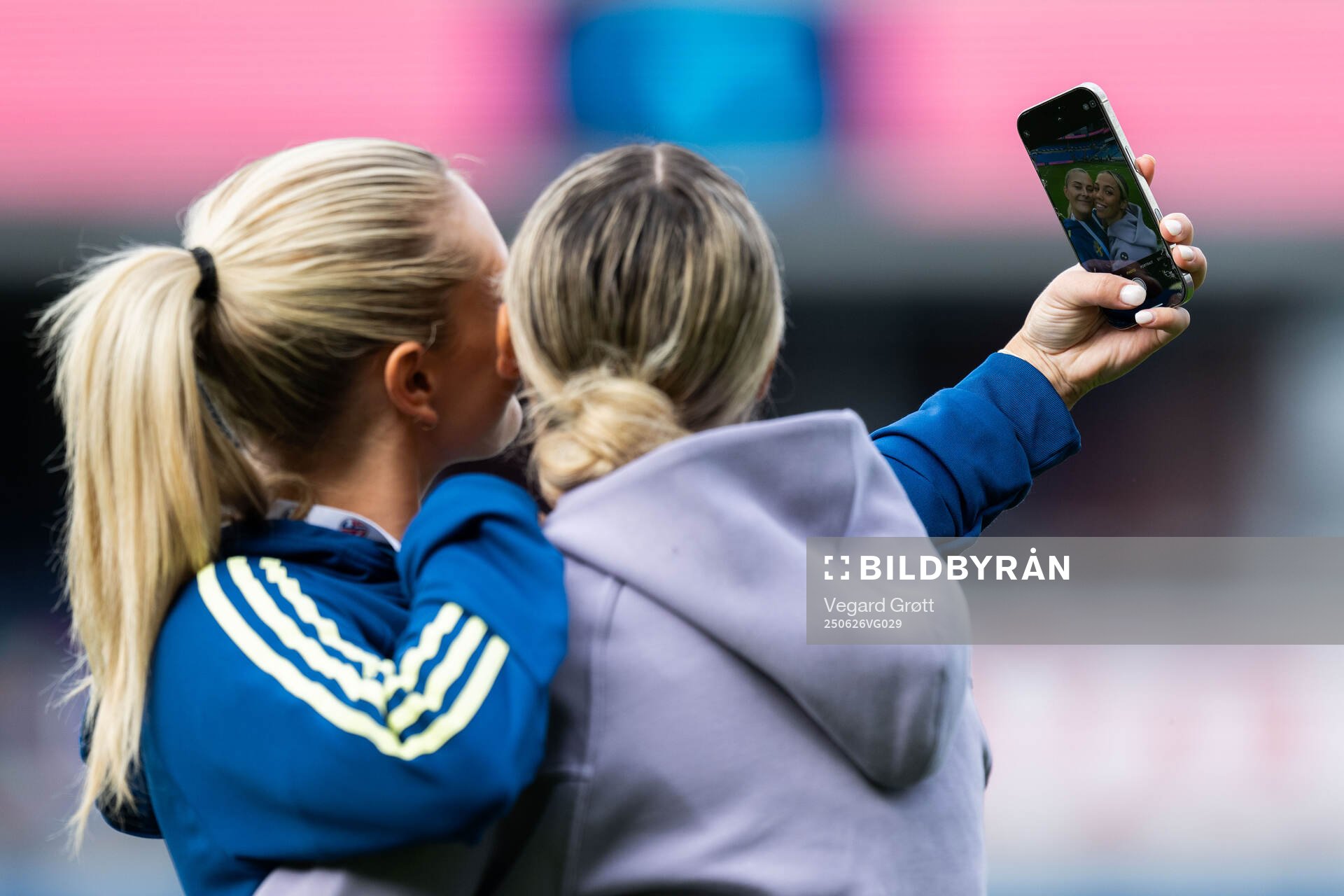 Amanda Nildén of Sweden and Celin Bizet Dønnum of Norway